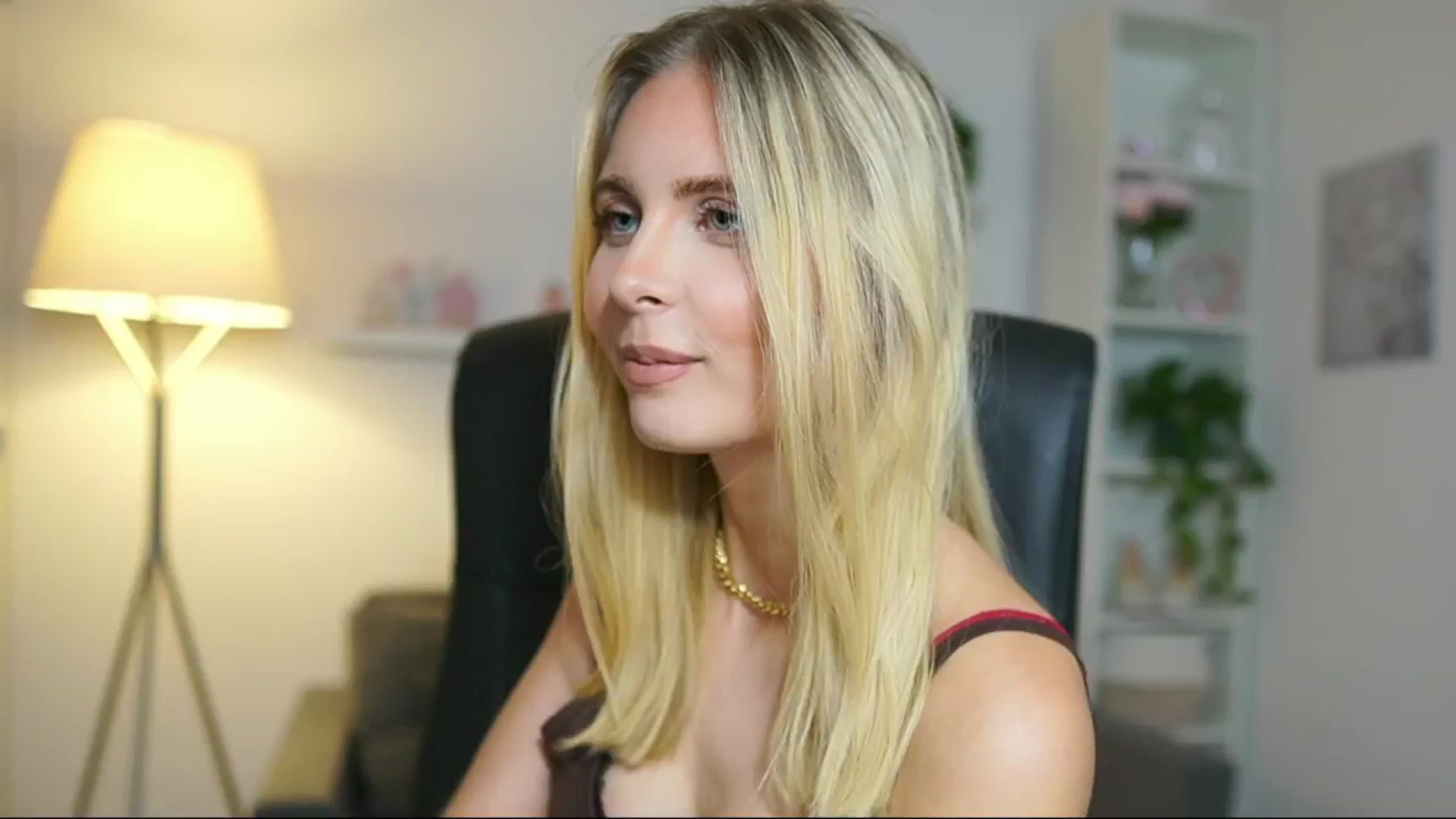 Gallery image thumbnail from Catecrago_'s myfreecams stream on, 05/15/2025, 15:52 image 11 of 20