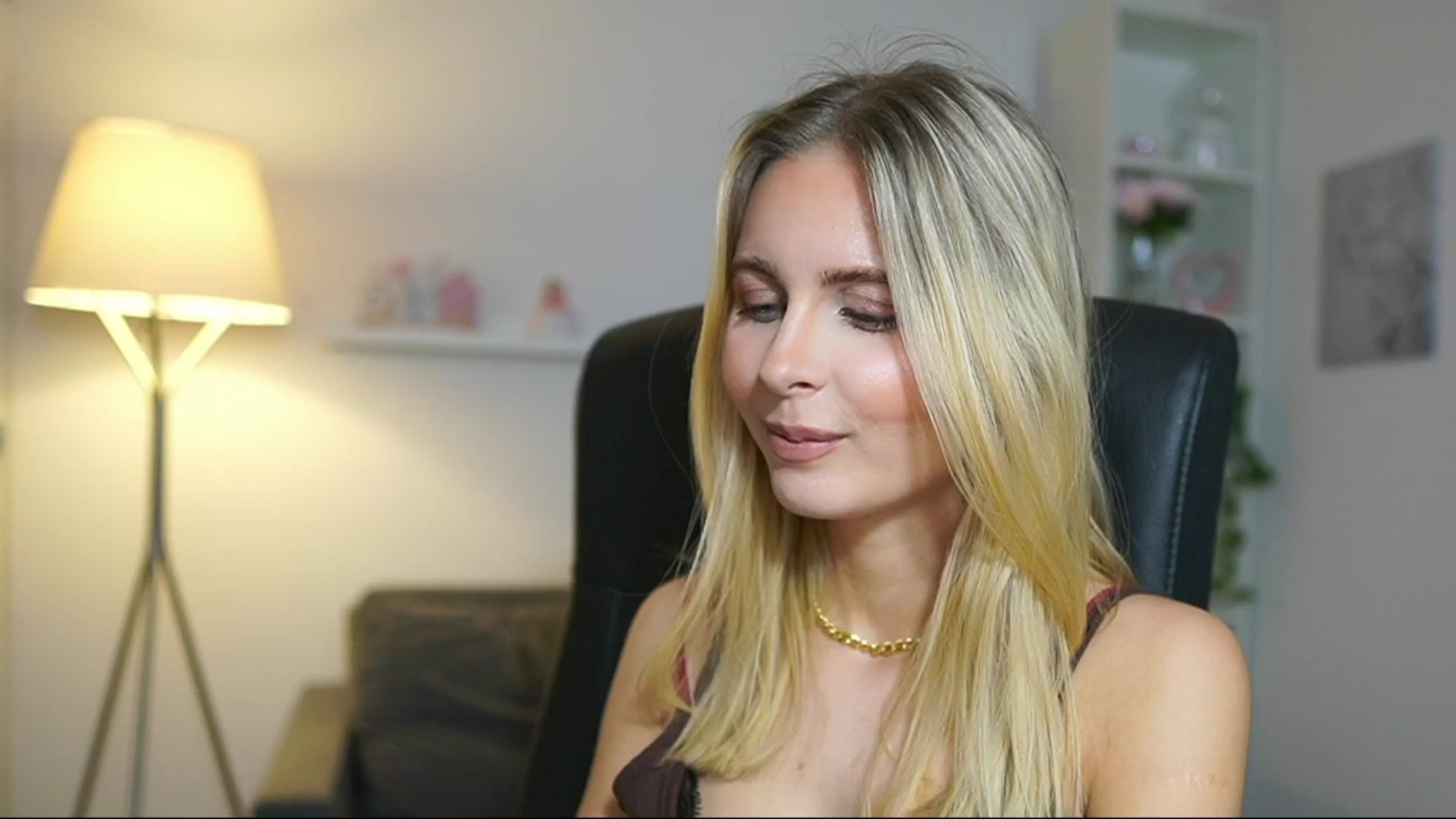 Gallery image thumbnail from Catecrago_'s myfreecams stream on, 05/15/2025, 15:52 image 3 of 20