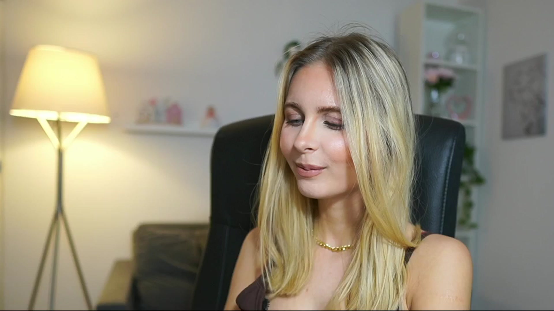 Gallery image thumbnail from Catecrago_'s myfreecams stream on, 05/15/2025, 15:52 image 16 of 20