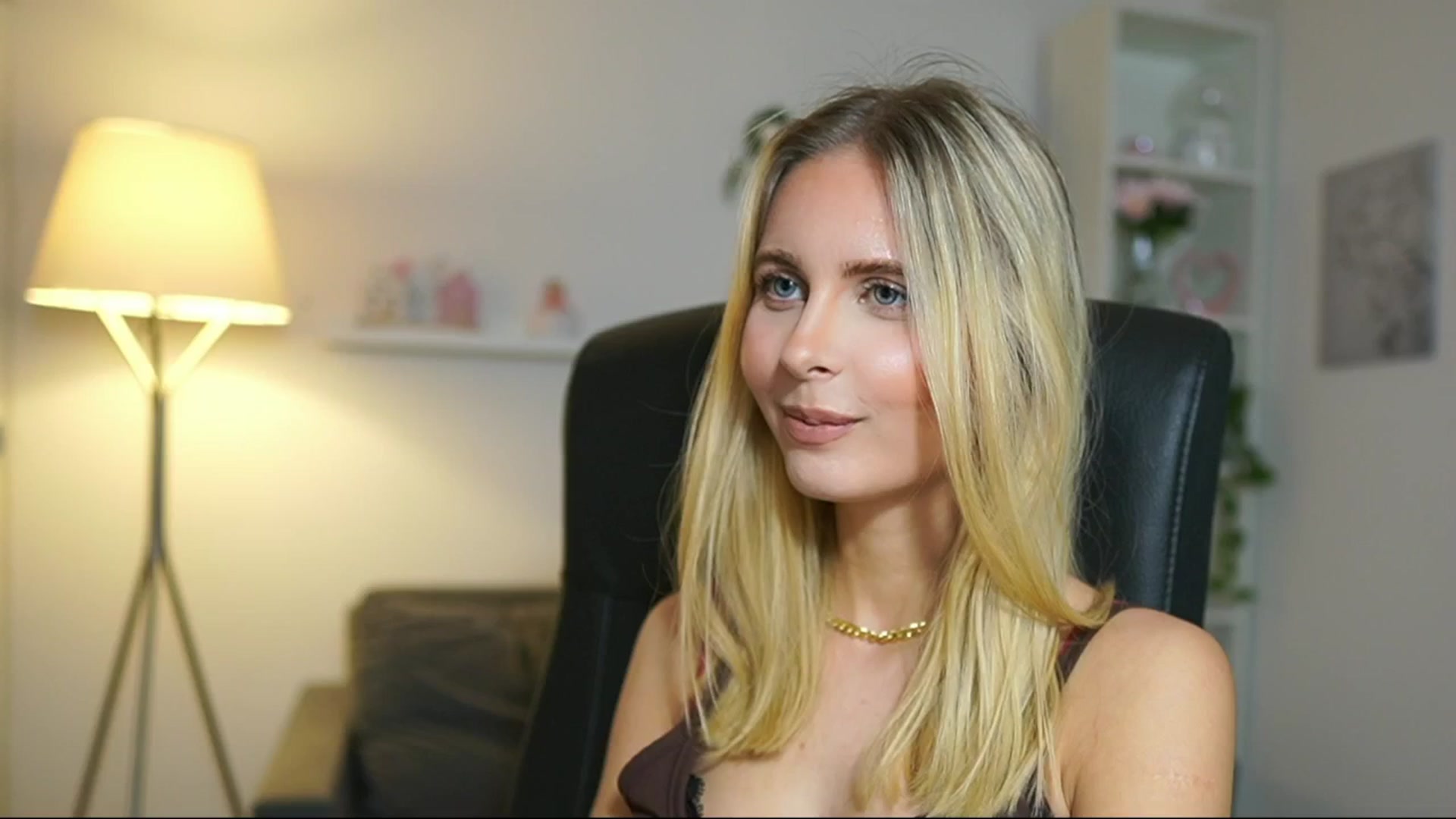 Gallery image thumbnail from Catecrago_'s myfreecams stream on, 05/15/2025, 15:52 image 12 of 20