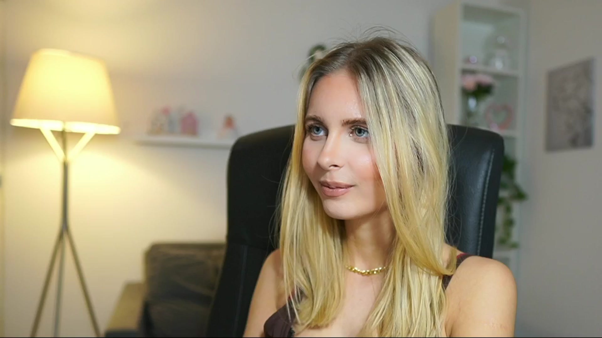 Gallery image thumbnail from Catecrago_'s myfreecams stream on, 05/15/2025, 15:52 image 18 of 20