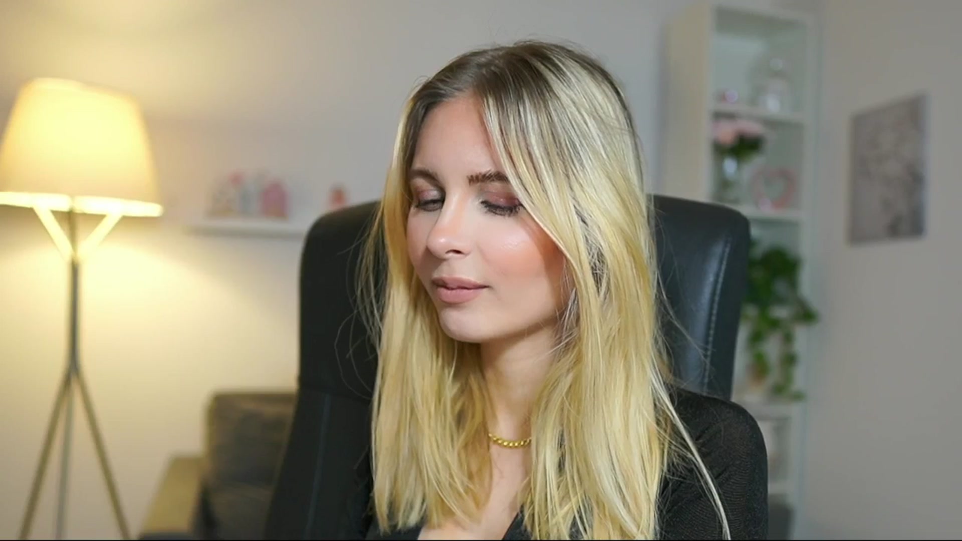 Gallery image thumbnail from Catecrago_'s myfreecams stream on, 05/16/2025, 08:40 image 8 of 20