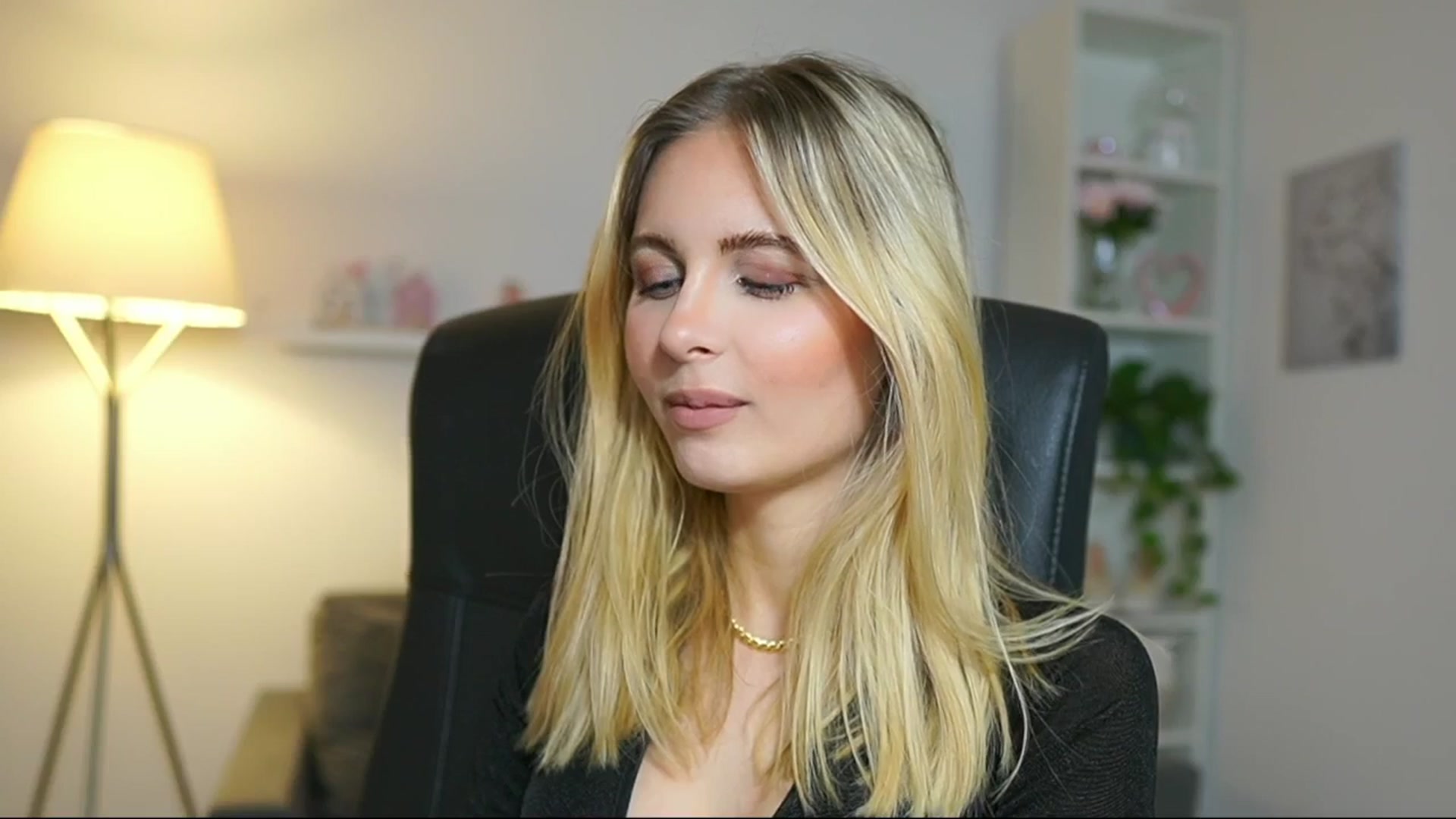 Gallery image thumbnail from Catecrago_'s myfreecams stream on, 05/16/2025, 08:40 image 5 of 20