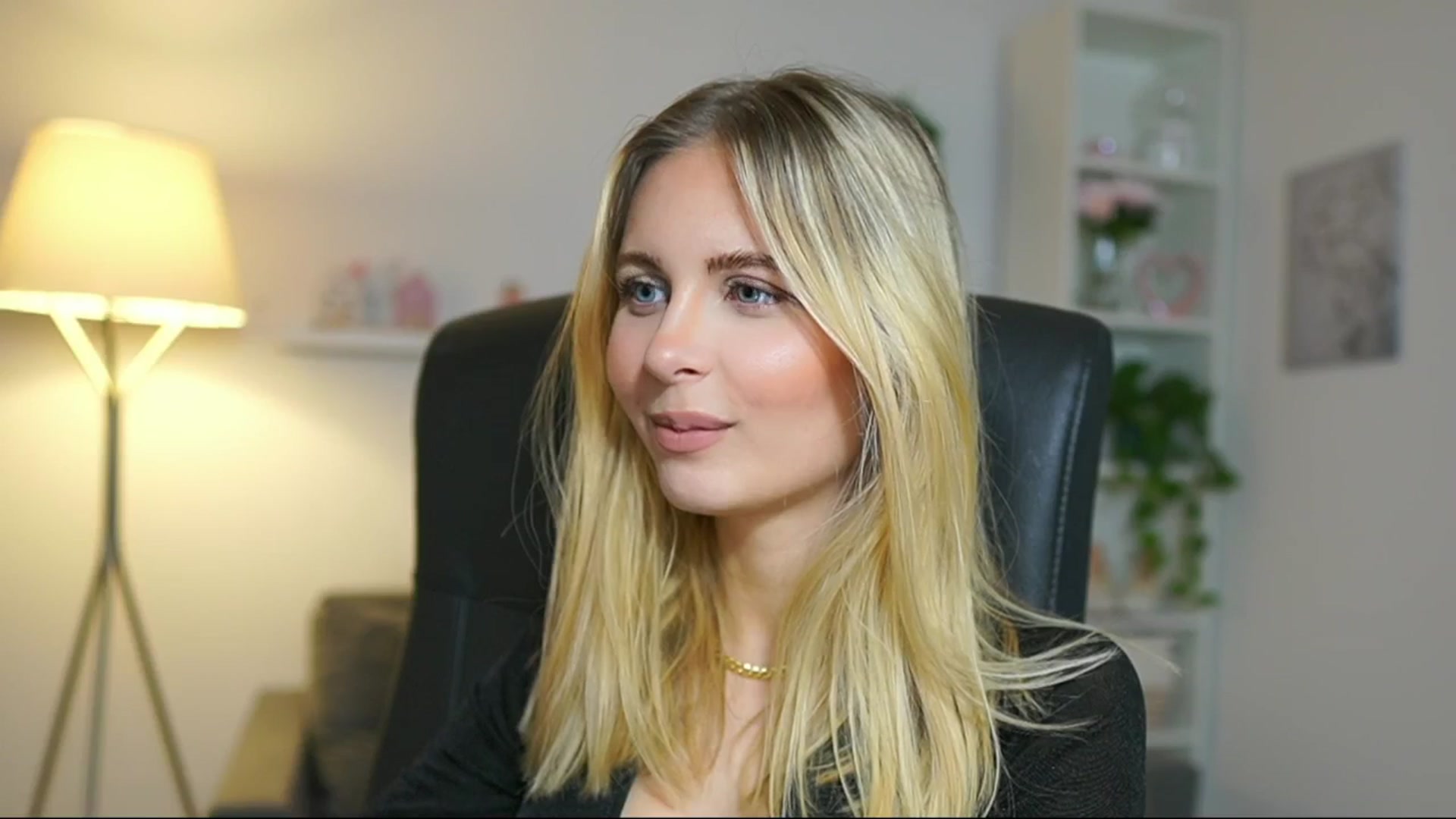 Gallery image thumbnail from Catecrago_'s myfreecams stream on, 05/16/2025, 08:40 image 6 of 20
