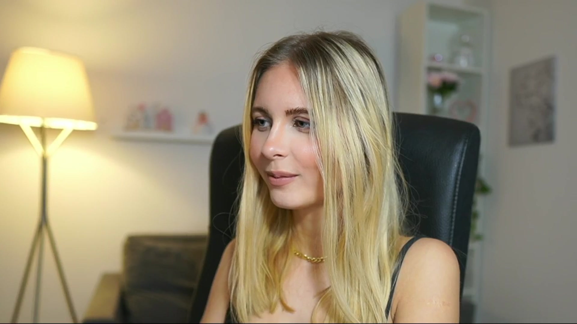 Gallery image thumbnail from Catecrago_'s myfreecams stream on, 05/16/2025, 09:42 image 18 of 20
