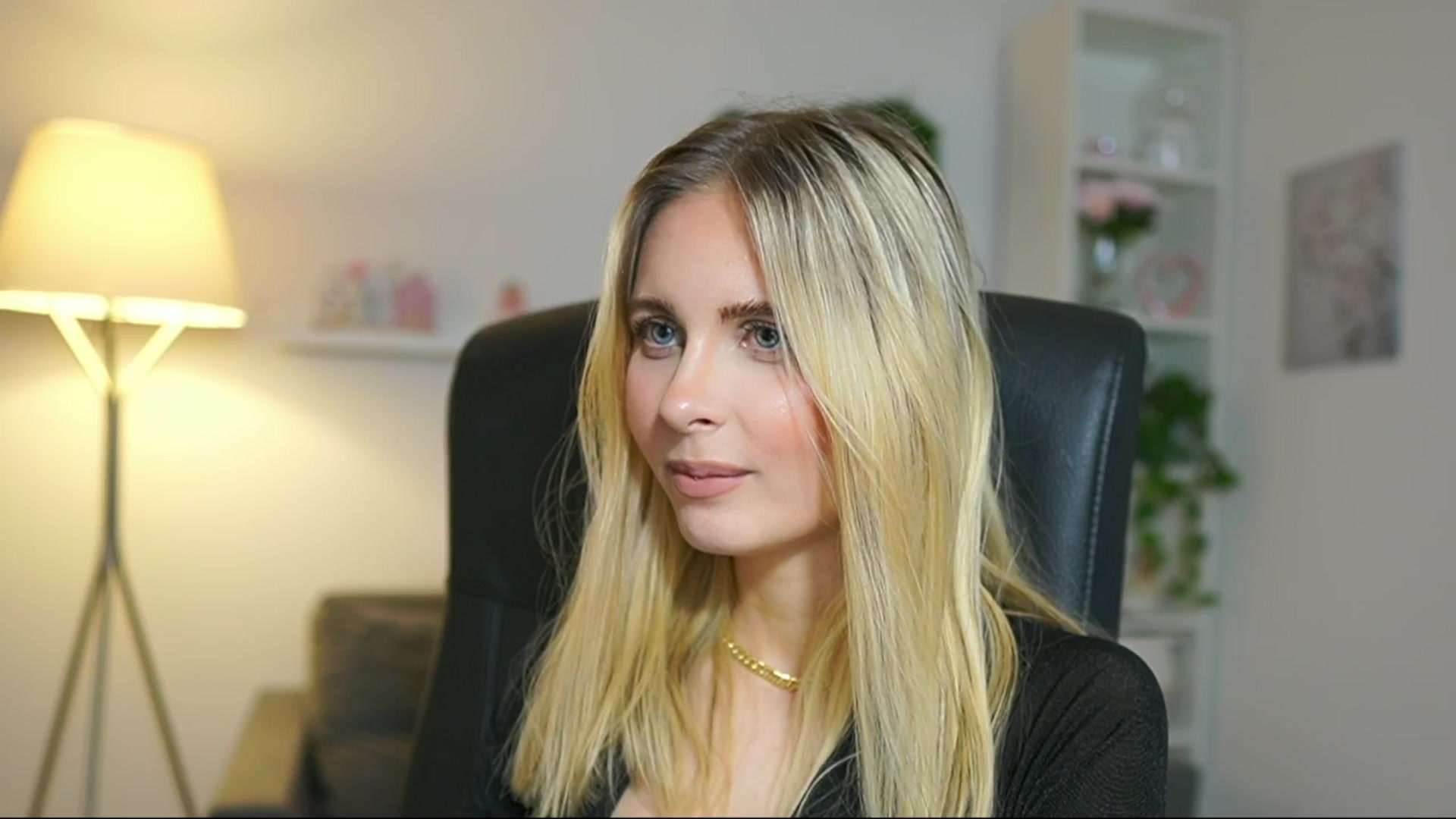 Gallery image thumbnail from Catecrago_'s myfreecams stream on, 05/16/2025, 11:18 image 10 of 20