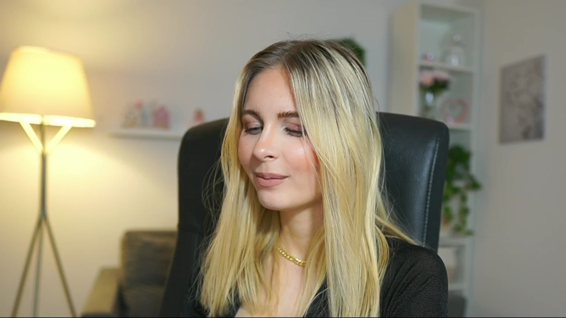 Gallery image thumbnail from Catecrago_'s myfreecams stream on, 05/16/2025, 11:18 image 8 of 20