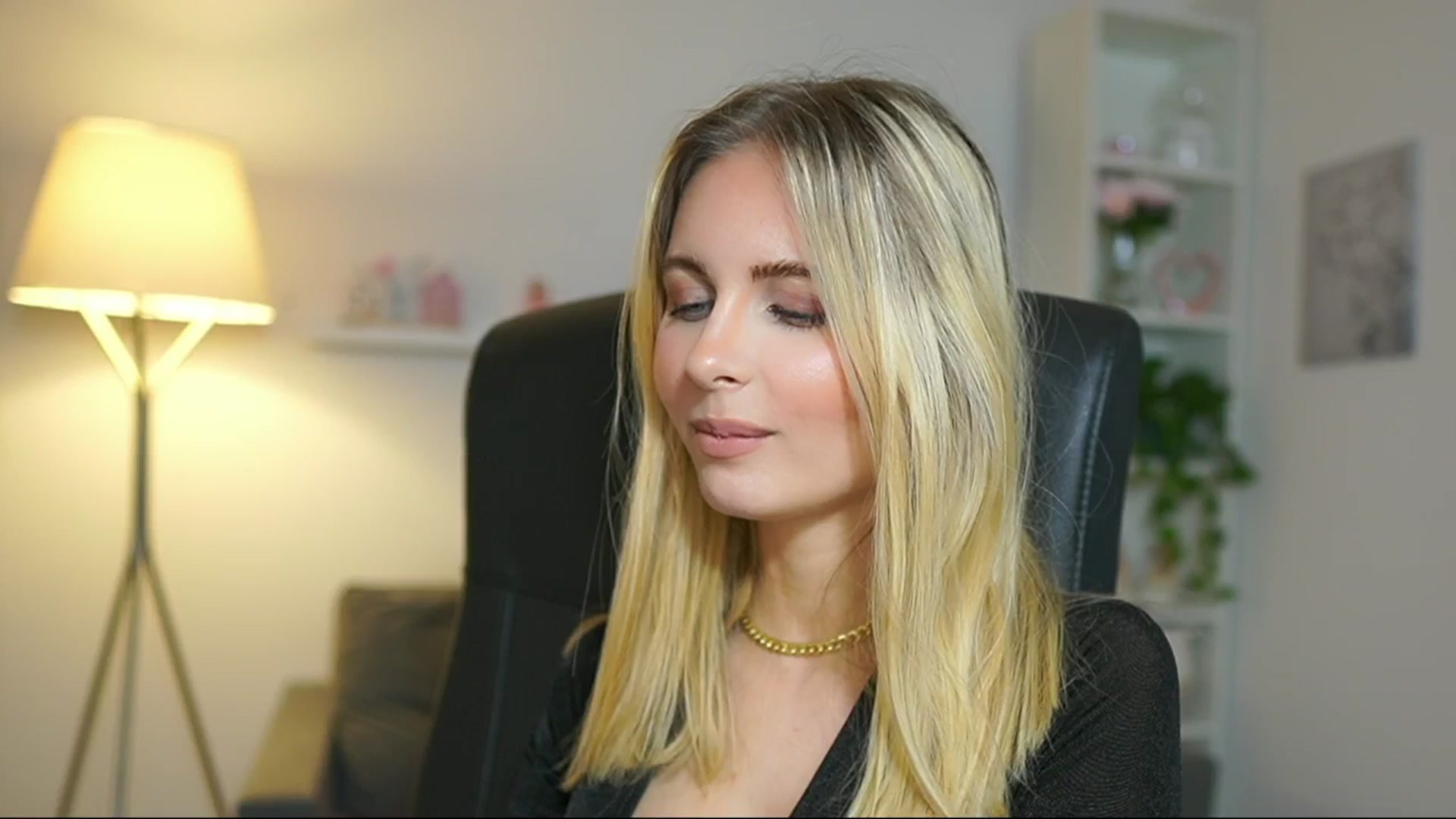 Gallery image thumbnail from Catecrago_'s myfreecams stream on, 05/16/2025, 12:24 image 17 of 20