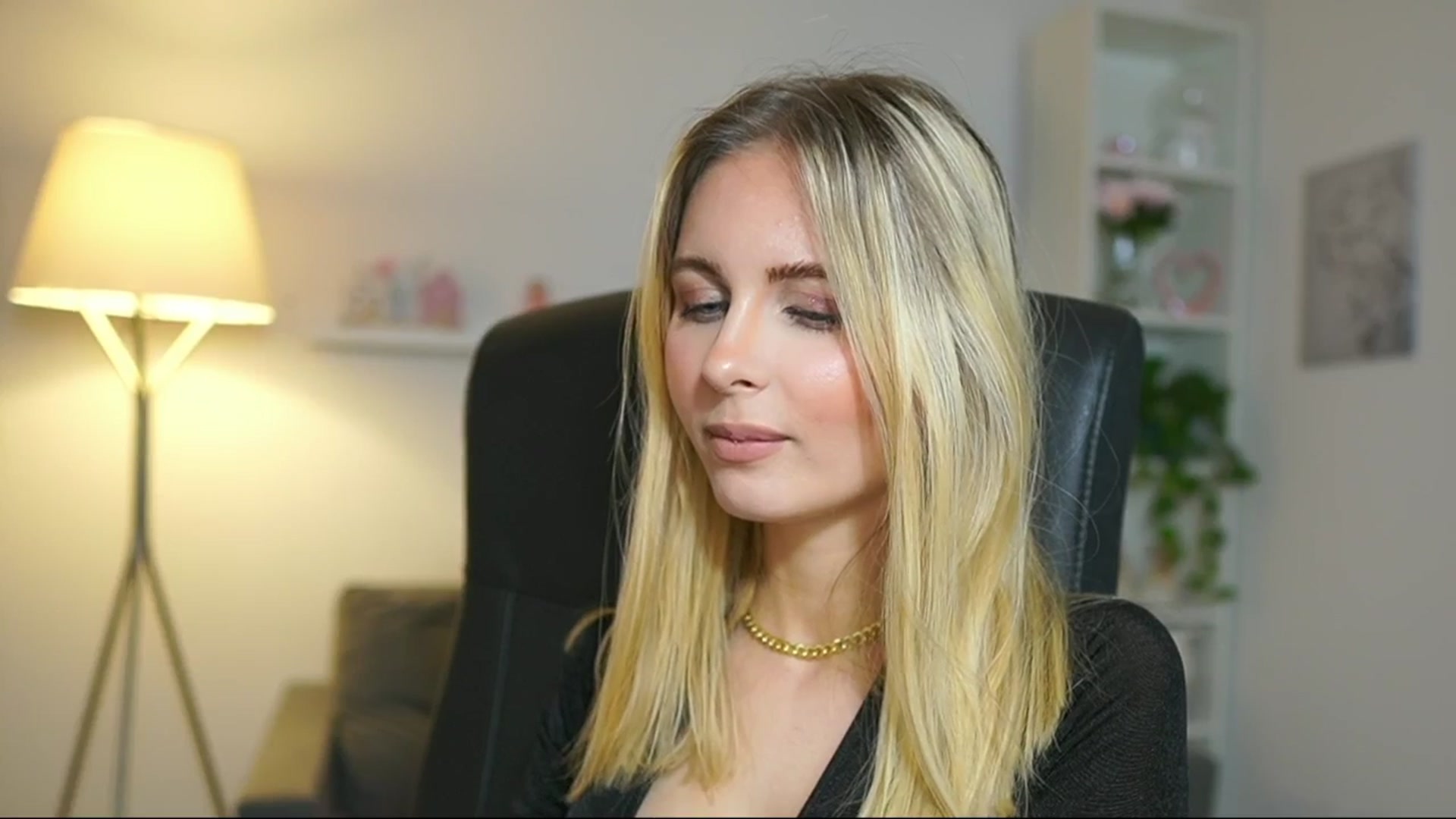 Gallery image thumbnail from Catecrago_'s myfreecams stream on, 05/16/2025, 12:24 image 18 of 20