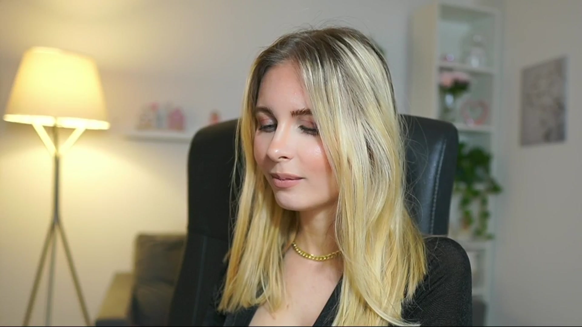 Gallery image thumbnail from Catecrago_'s myfreecams stream on, 05/16/2025, 12:24 image 12 of 20