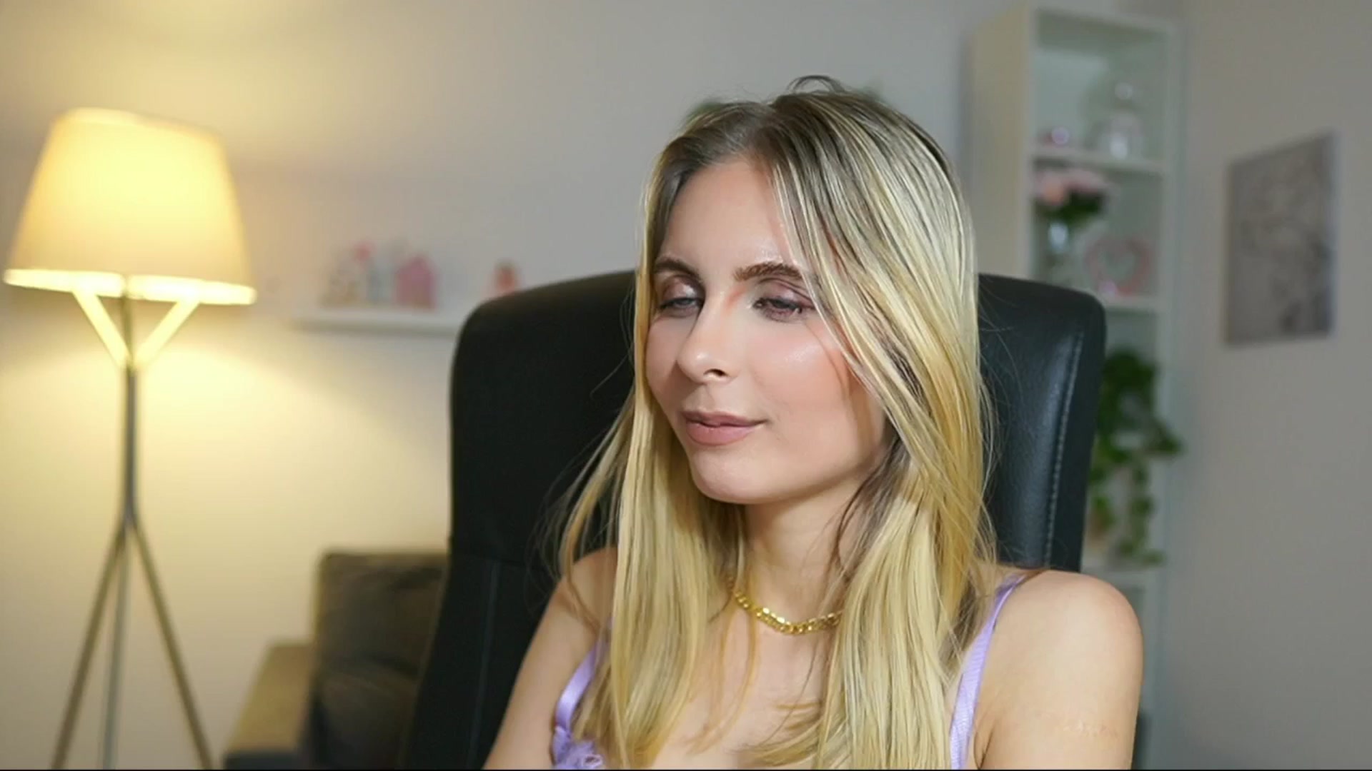 Gallery image thumbnail from Catecrago_'s myfreecams stream on, 05/19/2025, 09:52 image 18 of 20