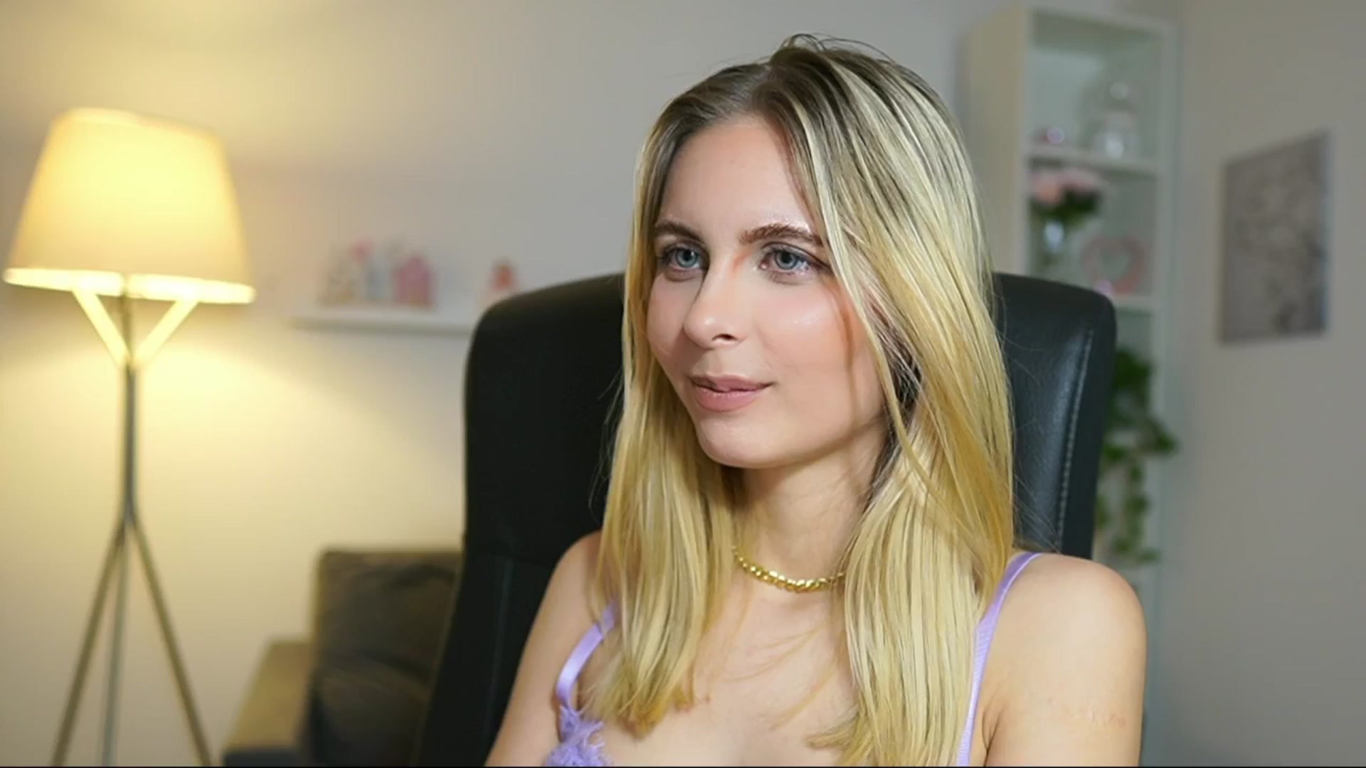 Gallery image thumbnail from Catecrago_'s myfreecams stream on, 05/19/2025, 09:52 image 7 of 20