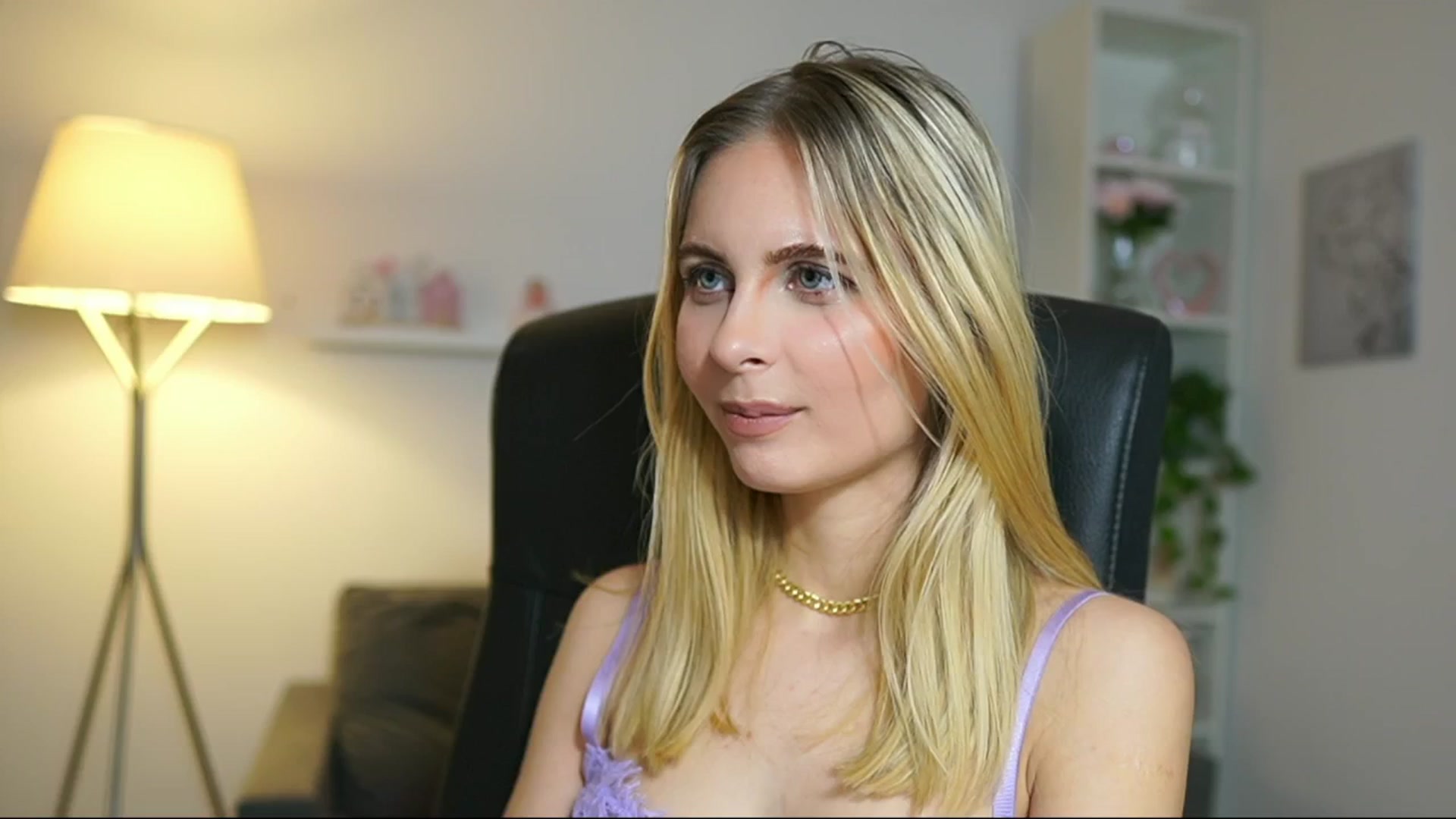 Gallery image thumbnail from Catecrago_'s myfreecams stream on, 05/19/2025, 09:52 image 9 of 20