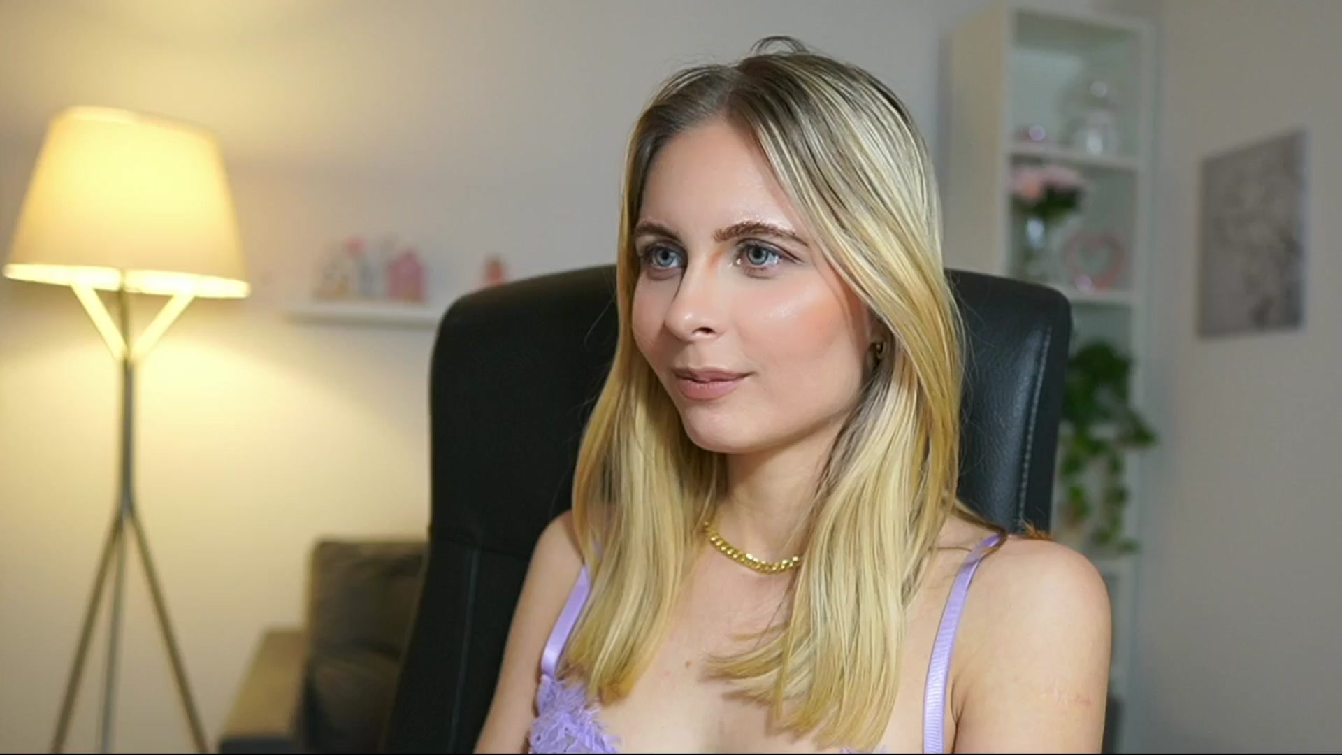 Gallery image thumbnail from Catecrago_'s myfreecams stream on, 05/19/2025, 09:52 image 14 of 20