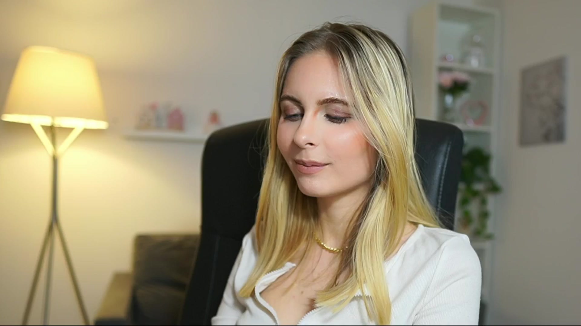 Gallery image thumbnail from Catecrago_'s myfreecams stream on, 05/19/2025, 11:29 image 1 of 20