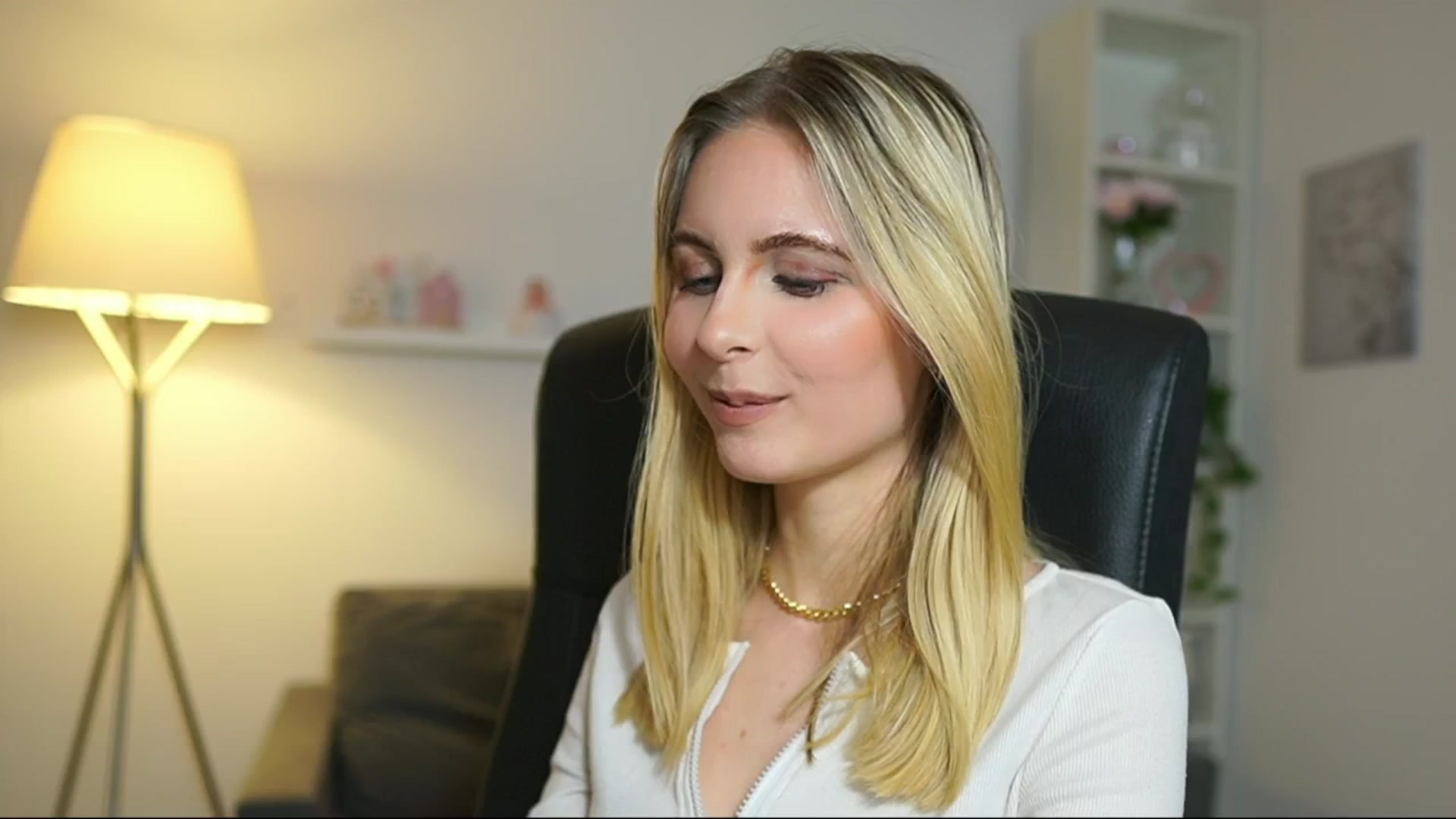 Gallery image thumbnail from Catecrago_'s myfreecams stream on, 05/19/2025, 11:29 image 18 of 20