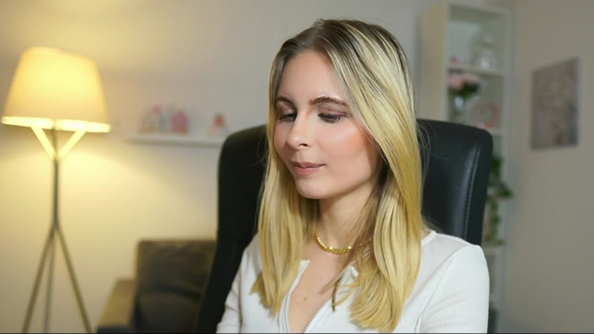Gallery image thumbnail from Catecrago_'s myfreecams stream on, 05/19/2025, 11:29 image 19 of 20