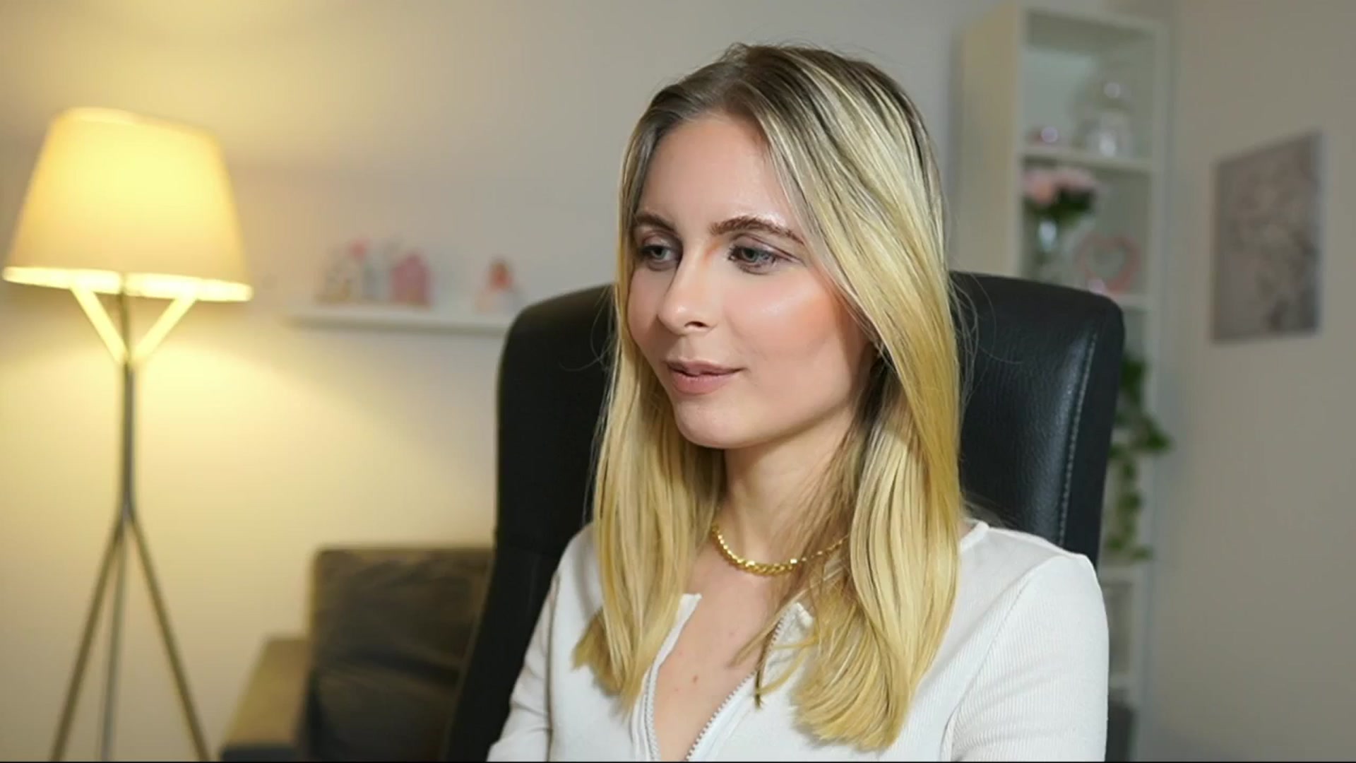 Gallery image thumbnail from Catecrago_'s myfreecams stream on, 05/19/2025, 11:29 image 17 of 20