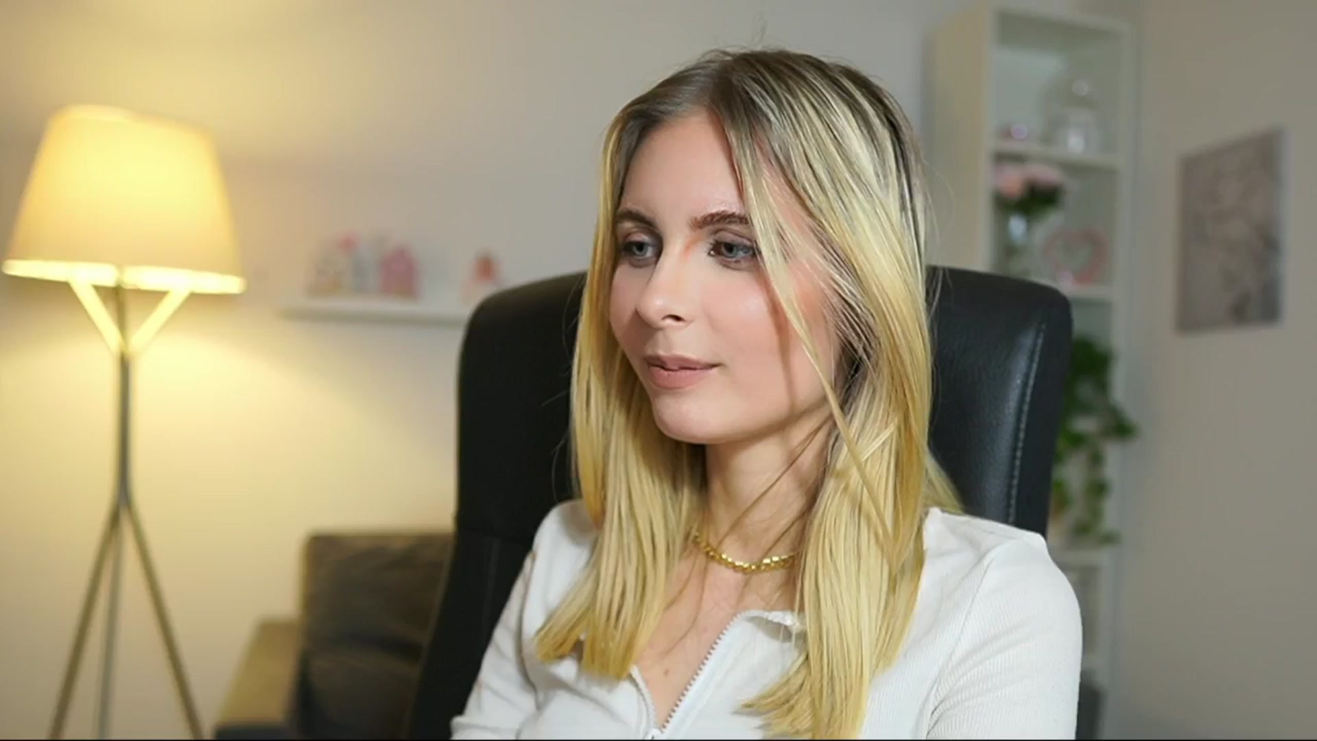 Gallery image thumbnail from Catecrago_'s myfreecams stream on, 05/19/2025, 12:50 image 3 of 20