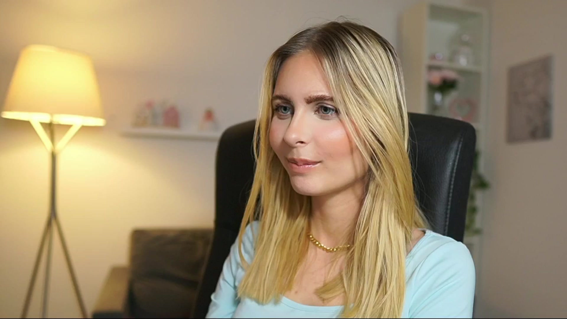 Gallery image thumbnail from Catecrago_'s myfreecams stream on, 05/20/2025, 13:10 image 15 of 20