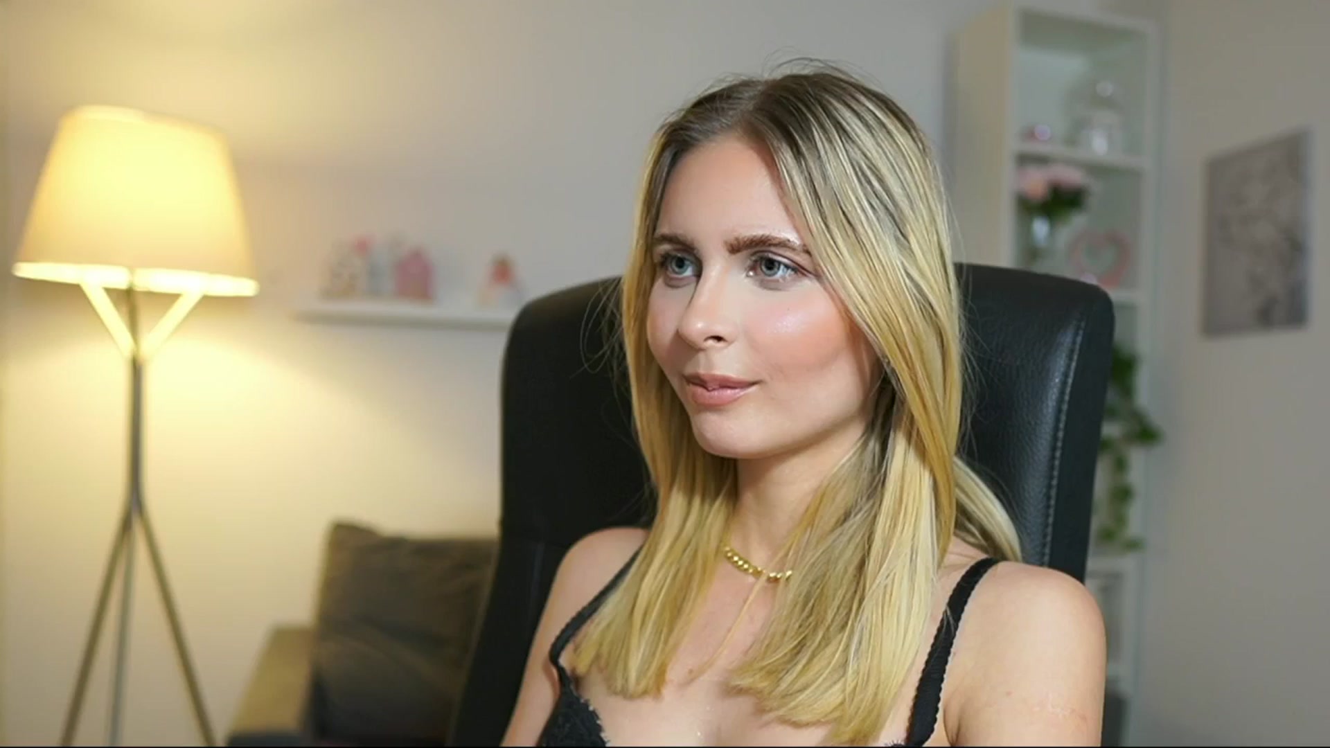 Gallery image thumbnail from Catecrago_'s myfreecams stream on, 05/20/2025, 16:52 image 4 of 20