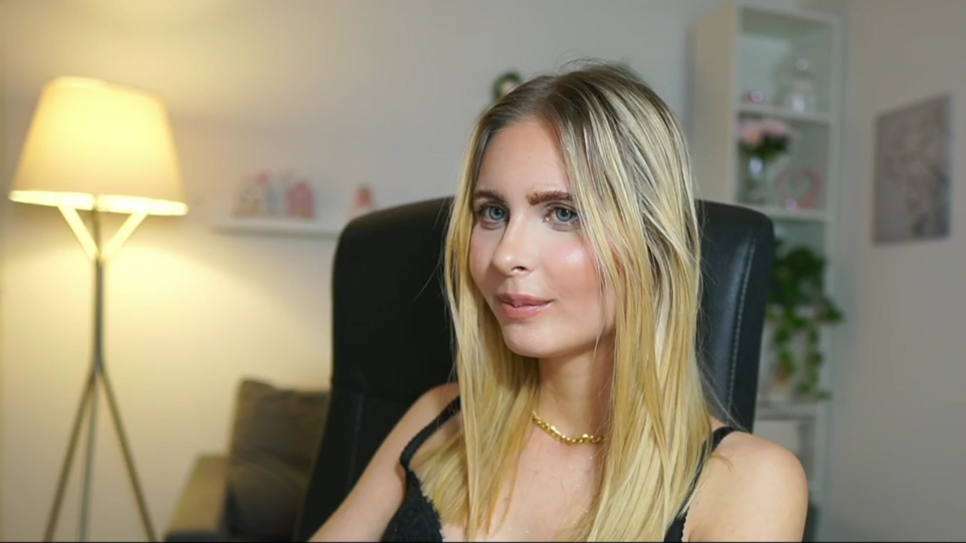 Gallery image thumbnail from Catecrago_'s myfreecams stream on, 05/20/2025, 16:52 image 15 of 20