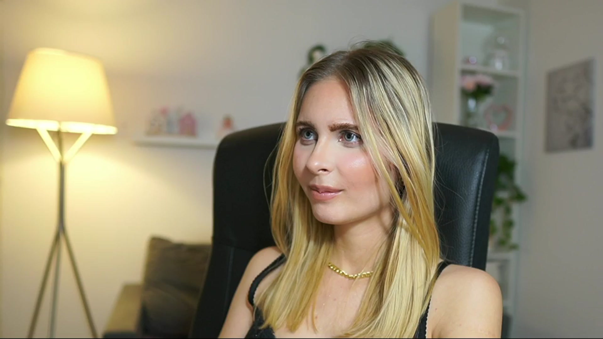 Gallery image thumbnail from Catecrago_'s myfreecams stream on, 05/20/2025, 16:52 image 9 of 20
