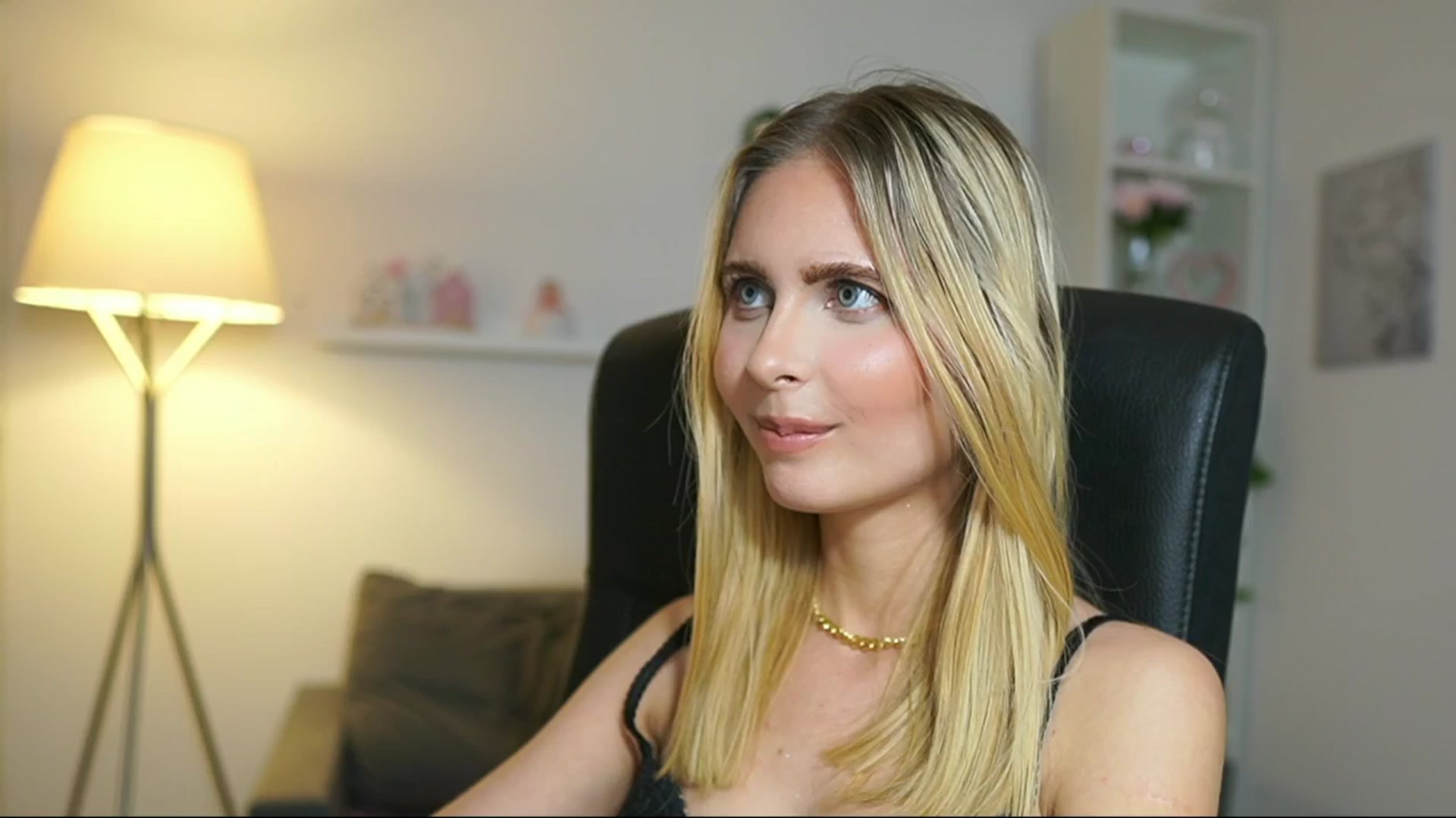 Gallery image thumbnail from Catecrago_'s myfreecams stream on, 05/20/2025, 16:52 image 18 of 20
