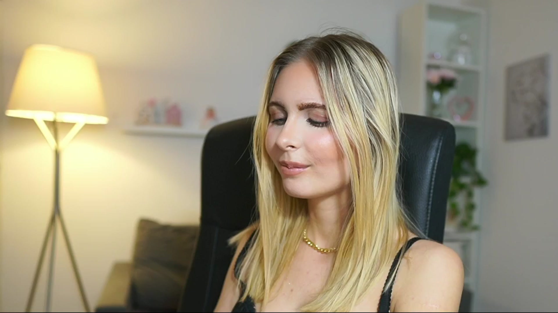 Gallery image thumbnail from Catecrago_'s myfreecams stream on, 05/20/2025, 16:52 image 11 of 20