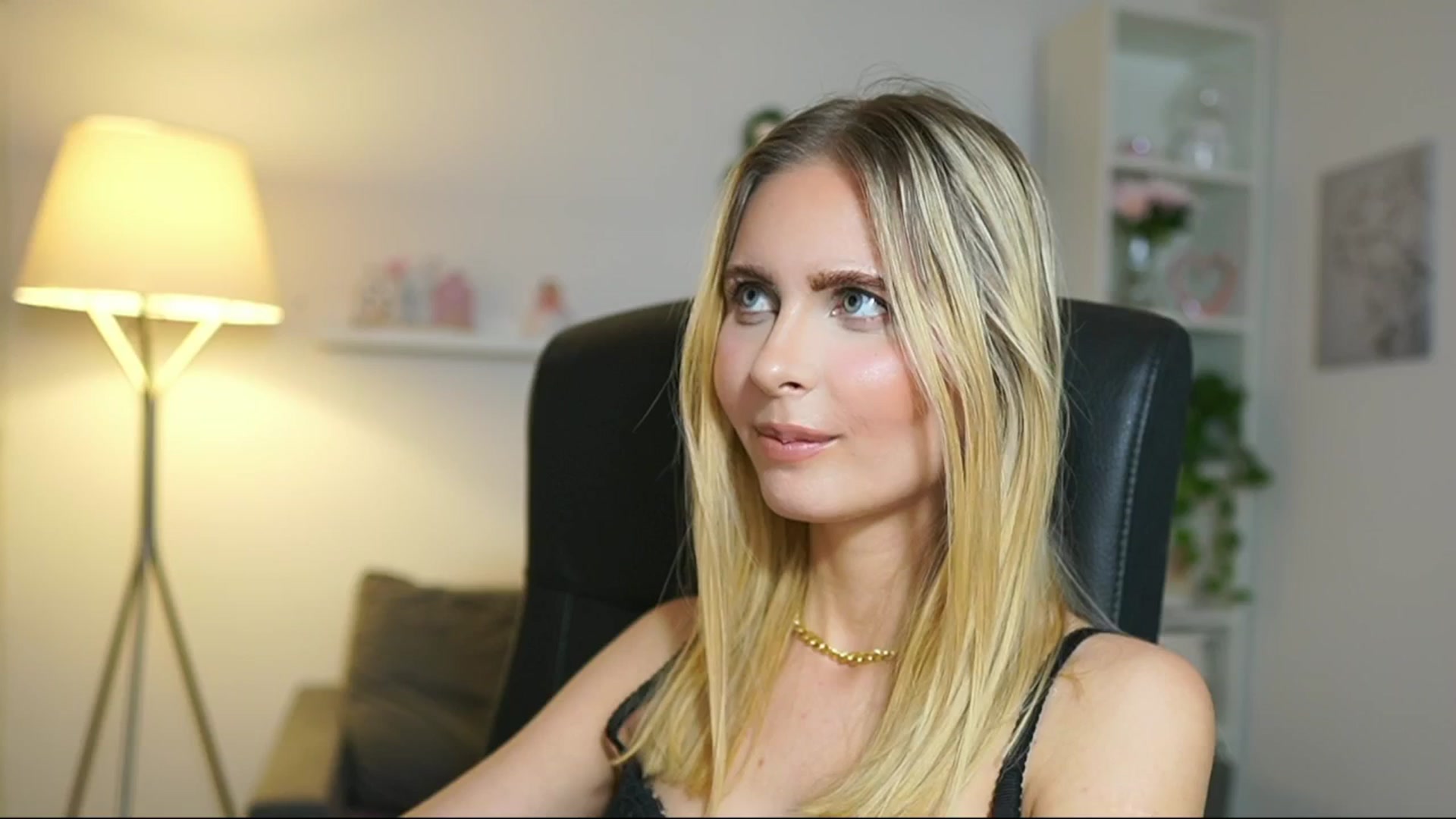 Gallery image thumbnail from Catecrago_'s myfreecams stream on, 05/20/2025, 16:52 image 12 of 20