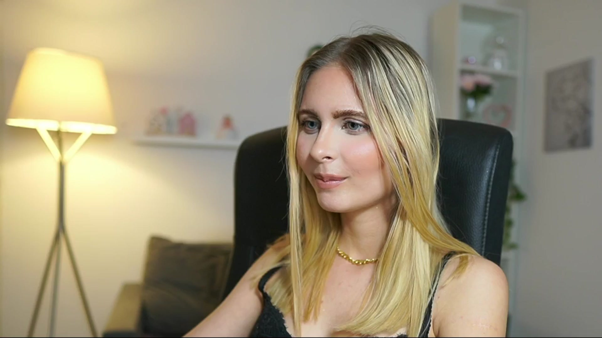 Gallery image thumbnail from Catecrago_'s myfreecams stream on, 05/20/2025, 17:49 image 10 of 20