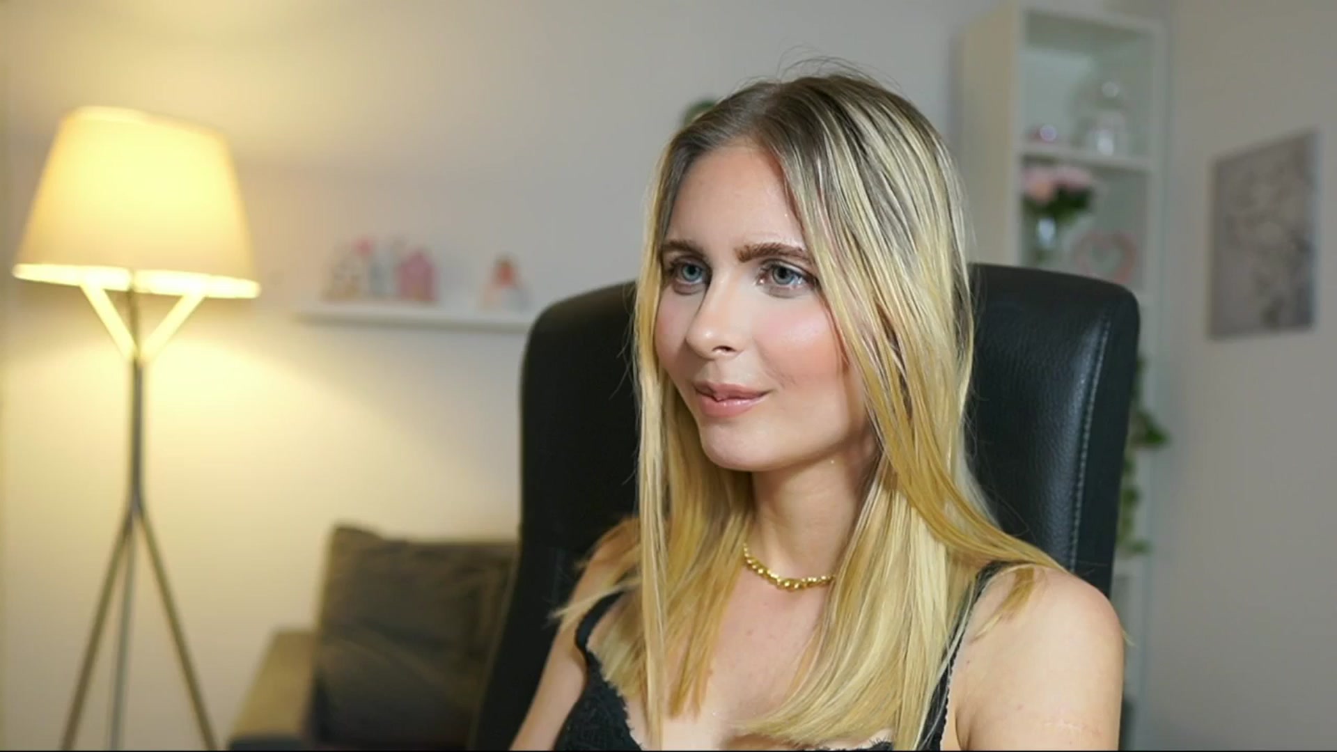 Gallery image thumbnail from Catecrago_'s myfreecams stream on, 05/20/2025, 17:49 image 11 of 20
