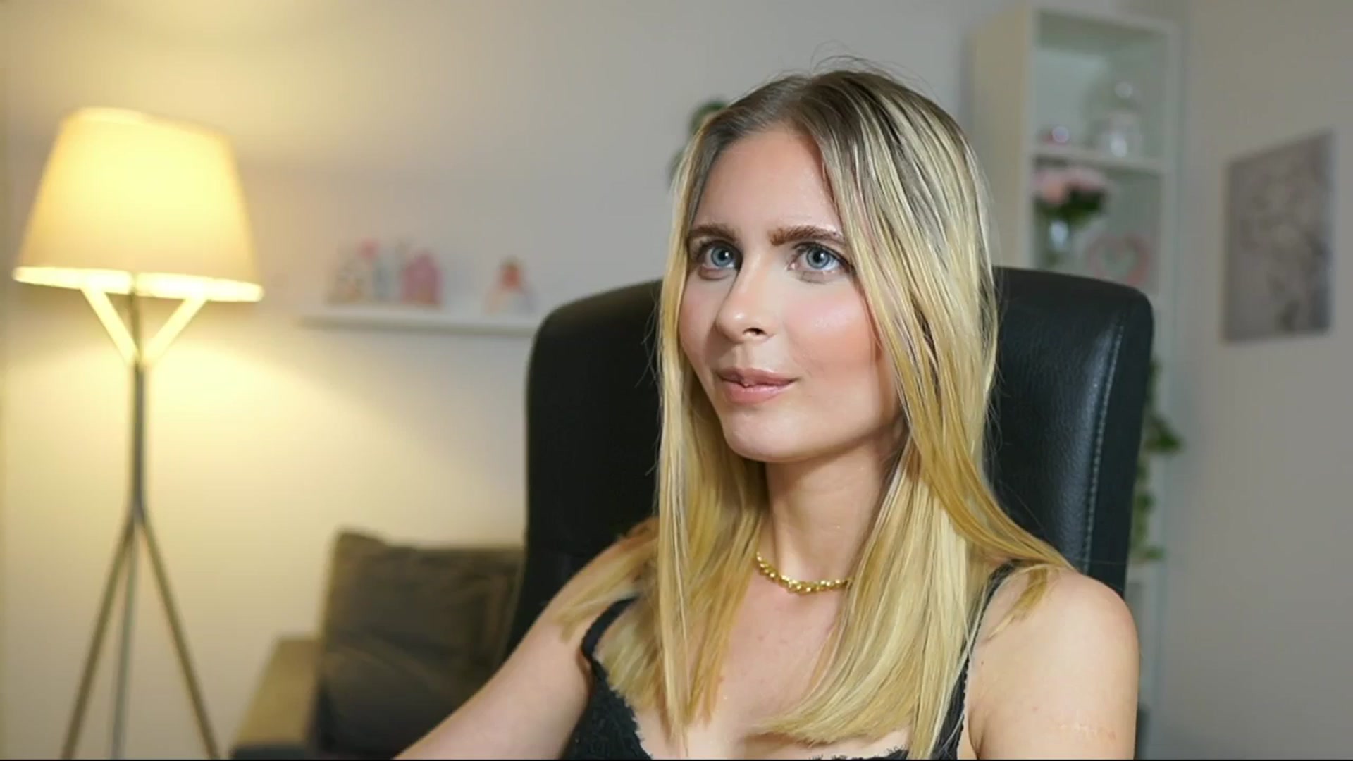 Gallery image thumbnail from Catecrago_'s myfreecams stream on, 05/20/2025, 17:49 image 9 of 20