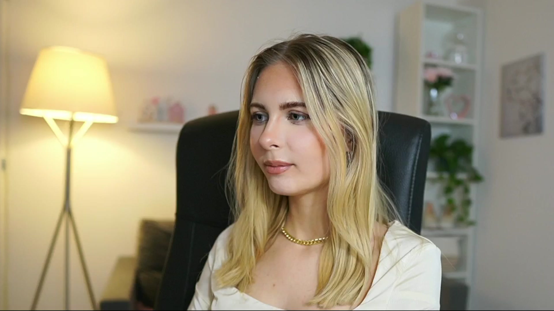 Gallery image thumbnail from Catecrago_'s myfreecams stream on, 05/24/2025, 08:45 image 13 of 20