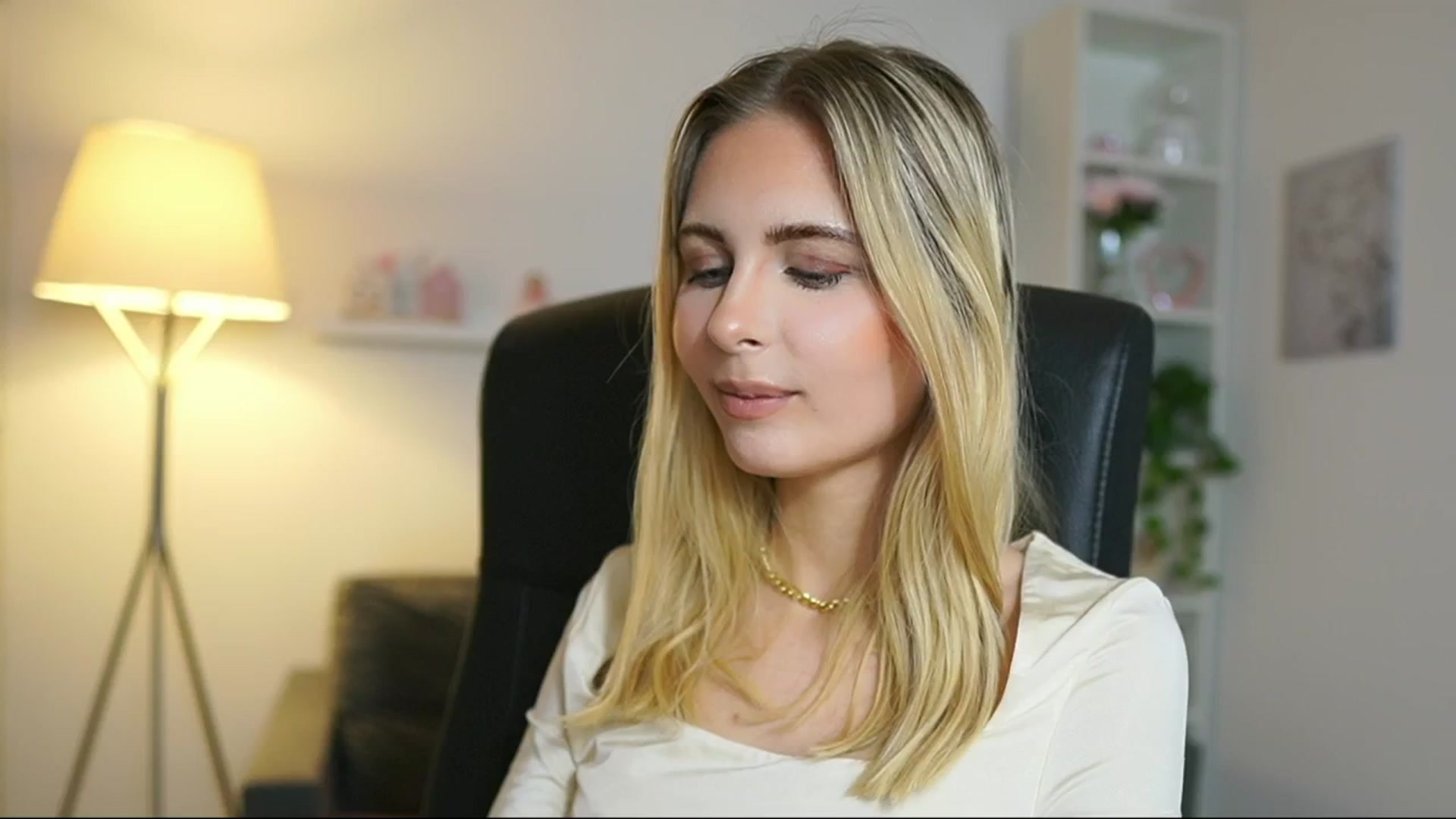 Gallery image thumbnail from Catecrago_'s myfreecams stream on, 05/24/2025, 11:36 image 18 of 20