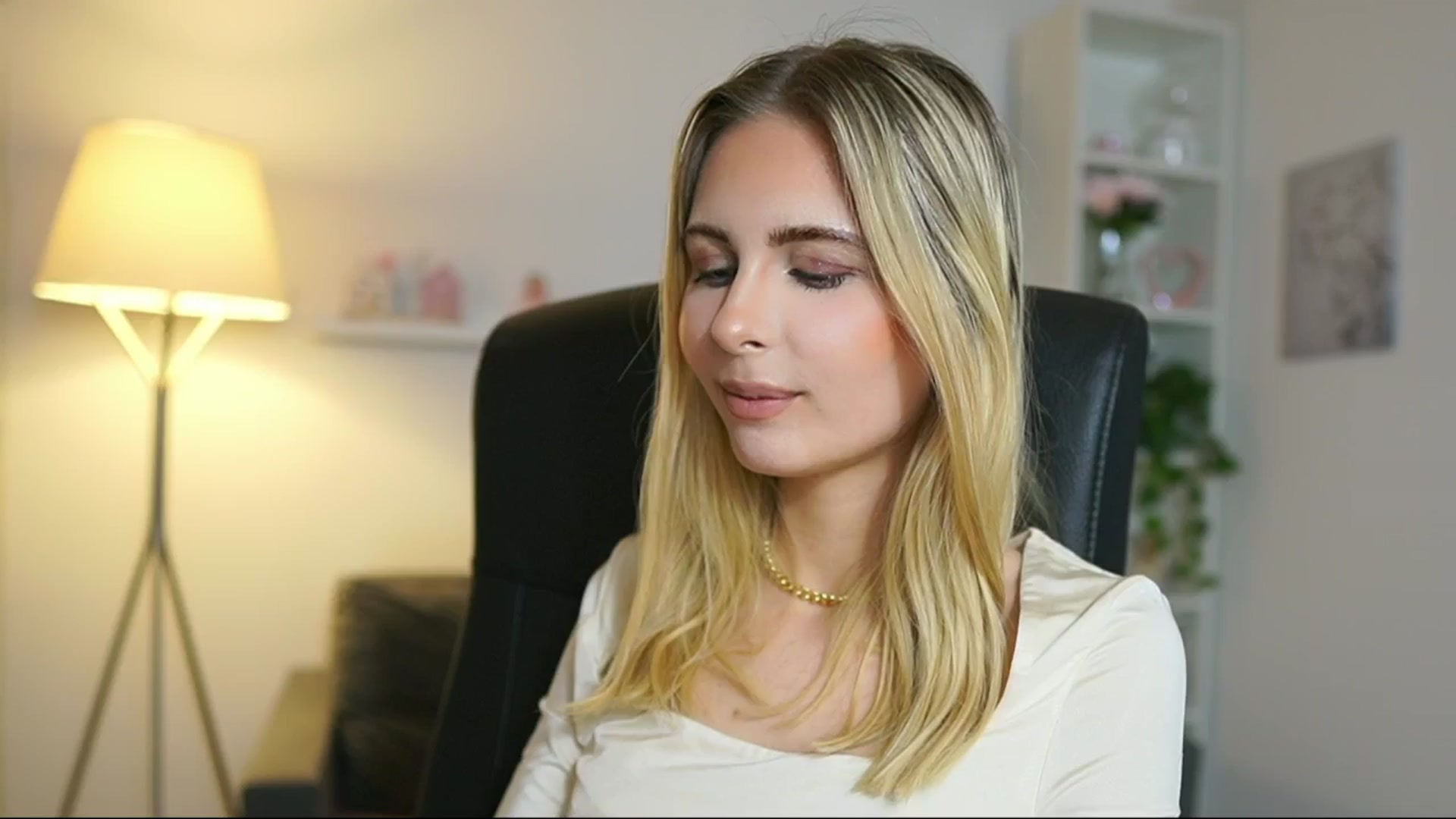 Gallery image thumbnail from Catecrago_'s myfreecams stream on, 05/24/2025, 11:36 image 17 of 20