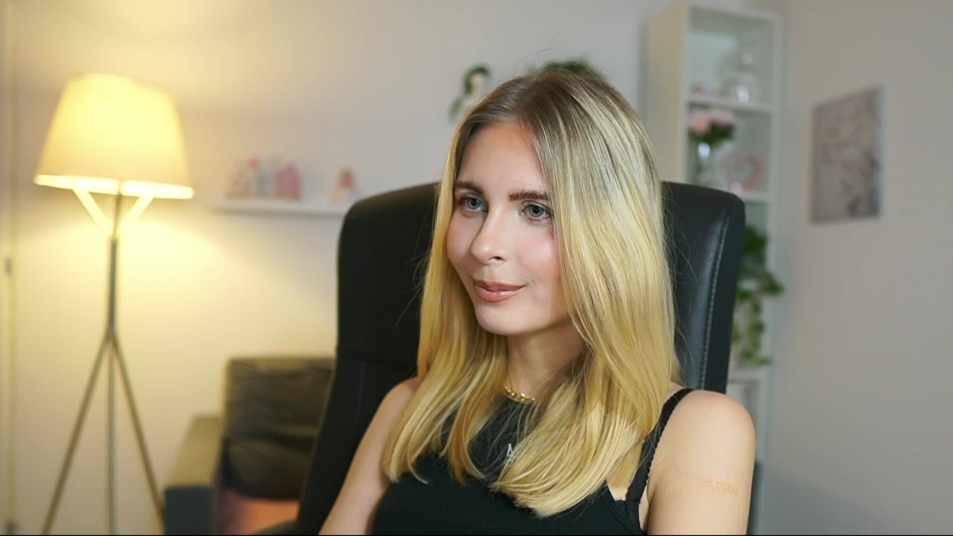 Gallery image thumbnail from Catecrago_'s myfreecams stream on, 05/26/2025, 13:28 image 17 of 20
