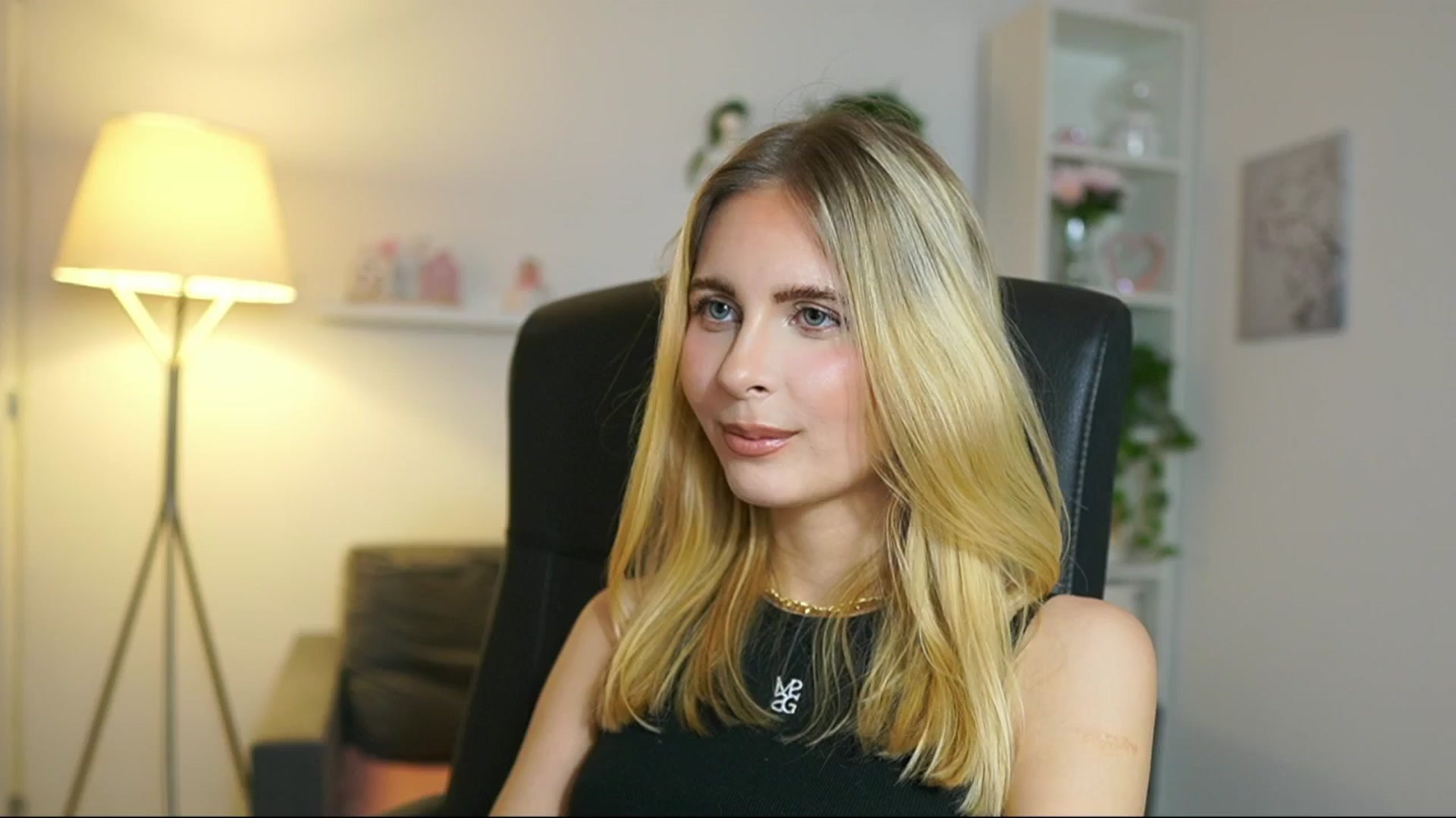 Gallery image thumbnail from Catecrago_'s myfreecams stream on, 05/26/2025, 13:28 image 19 of 20