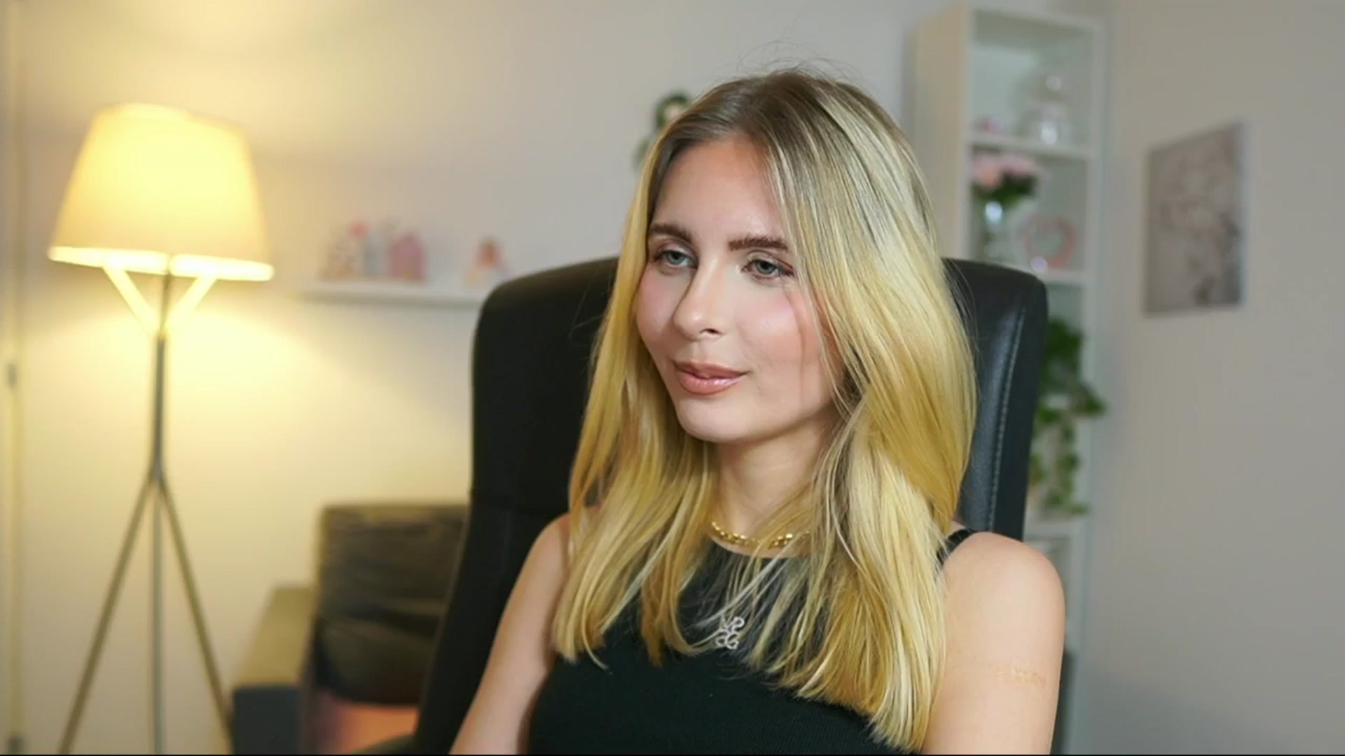 Gallery image thumbnail from Catecrago_'s myfreecams stream on, 05/26/2025, 13:28 image 12 of 20