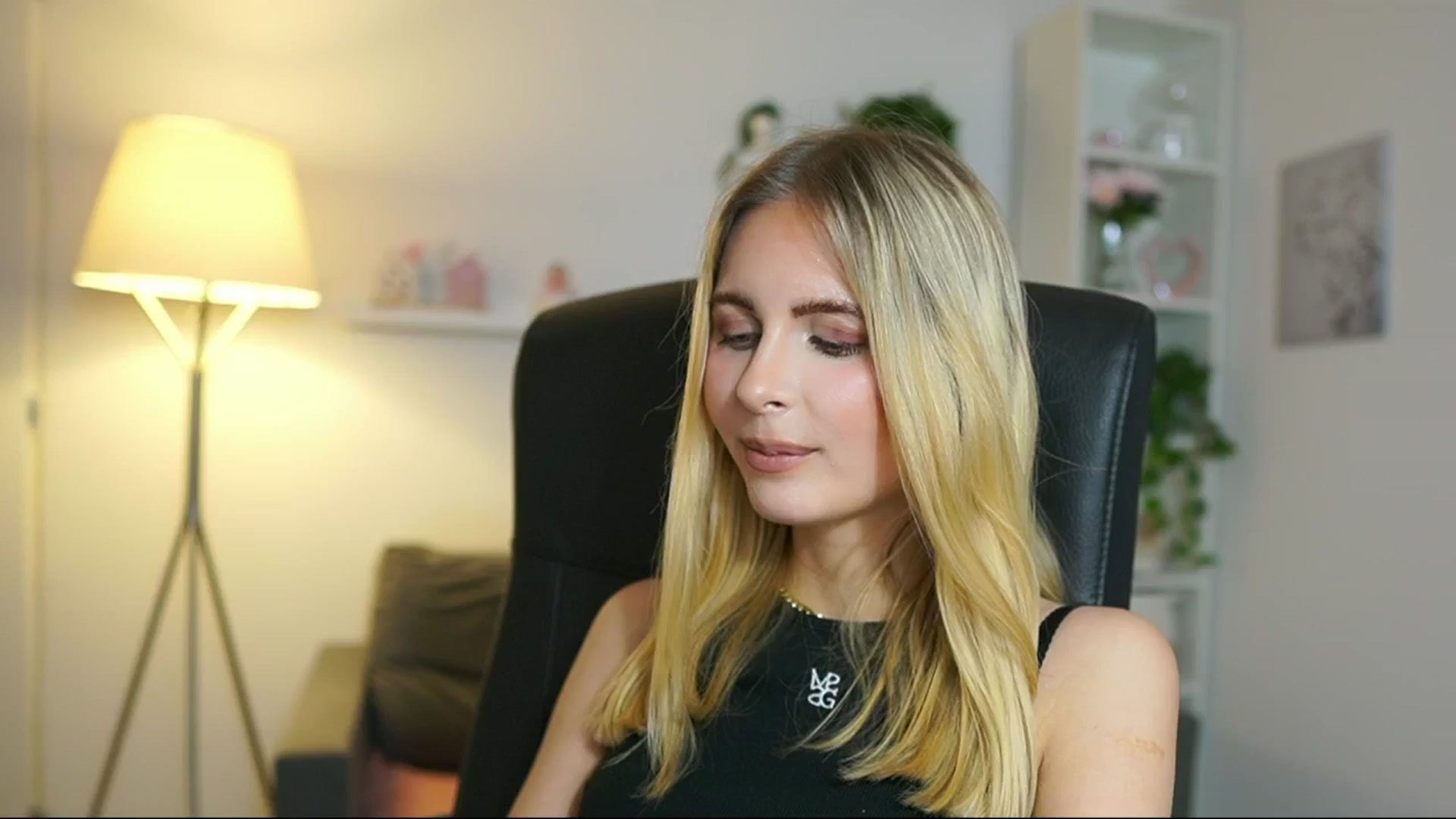 Gallery image thumbnail from Catecrago_'s myfreecams stream on, 05/26/2025, 17:07 image 17 of 20