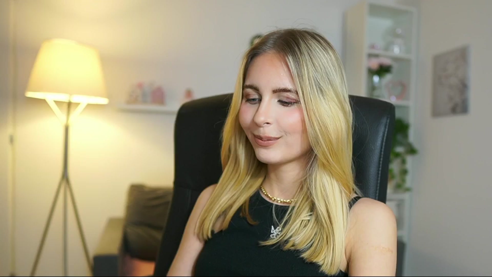 Gallery image thumbnail from Catecrago_'s myfreecams stream on, 05/26/2025, 17:07 image 1 of 20