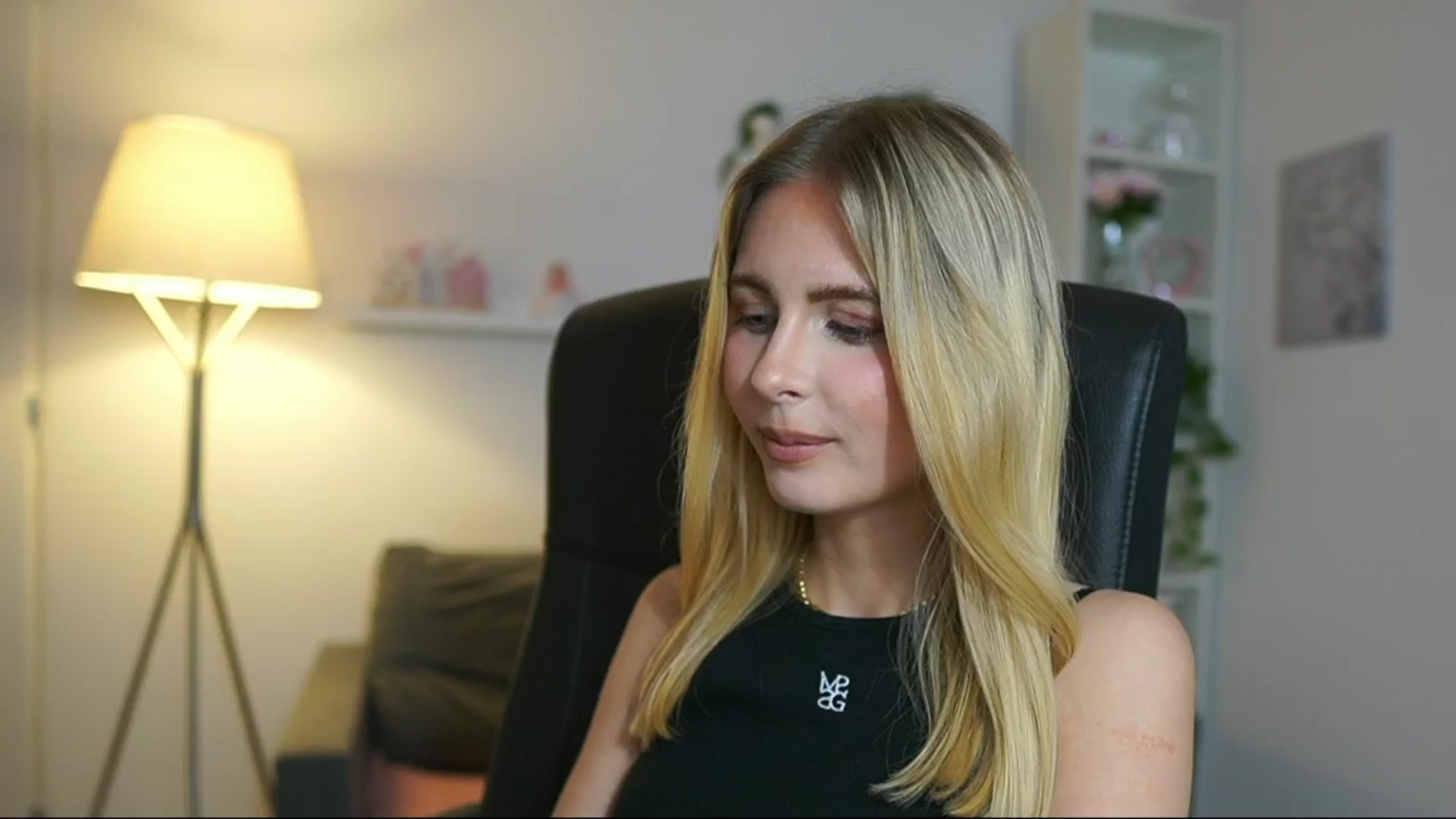 Gallery image thumbnail from Catecrago_'s myfreecams stream on, 05/26/2025, 17:07 image 10 of 20