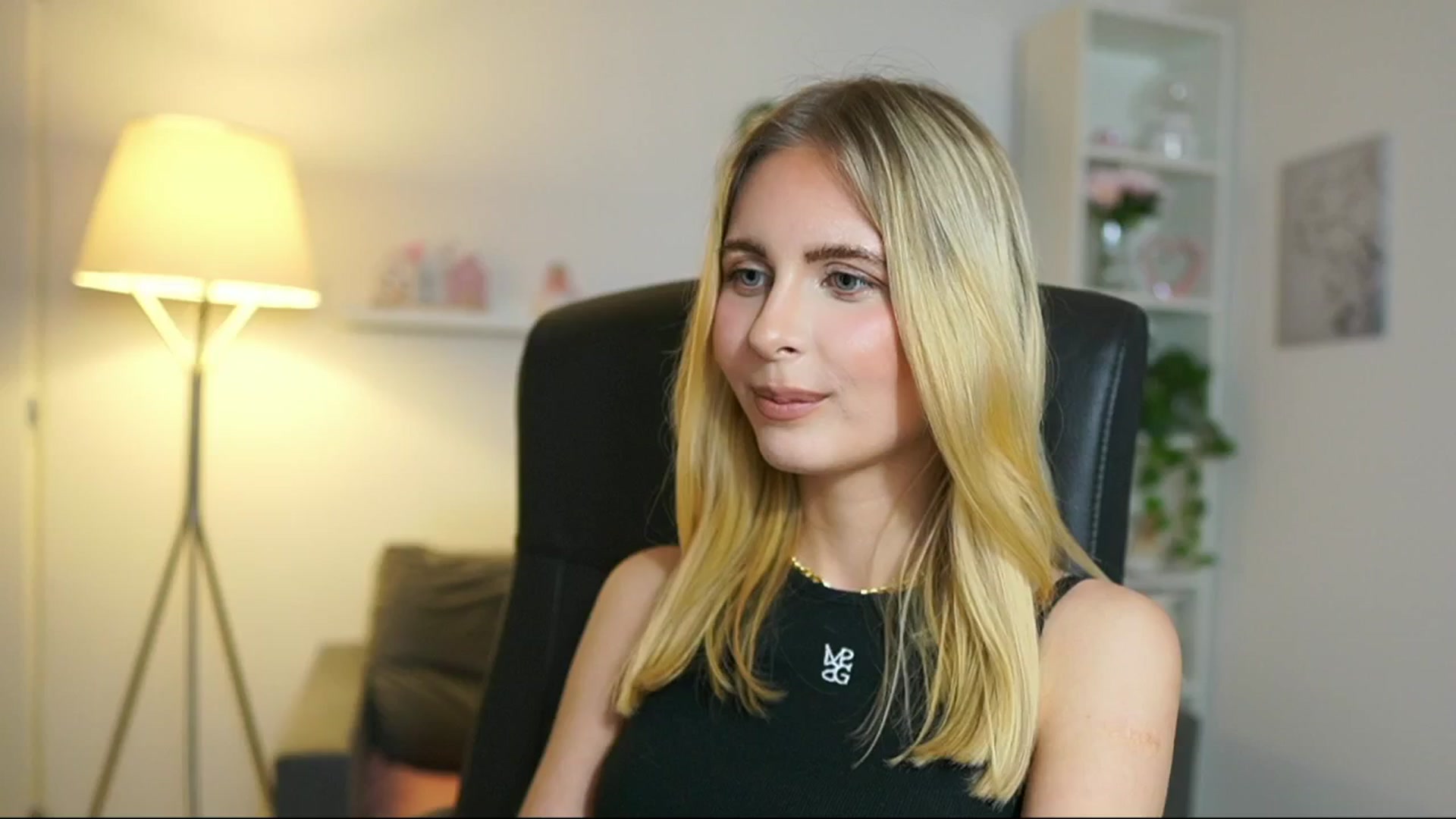 Gallery image thumbnail from Catecrago_'s myfreecams stream on, 05/26/2025, 17:52 image 7 of 20
