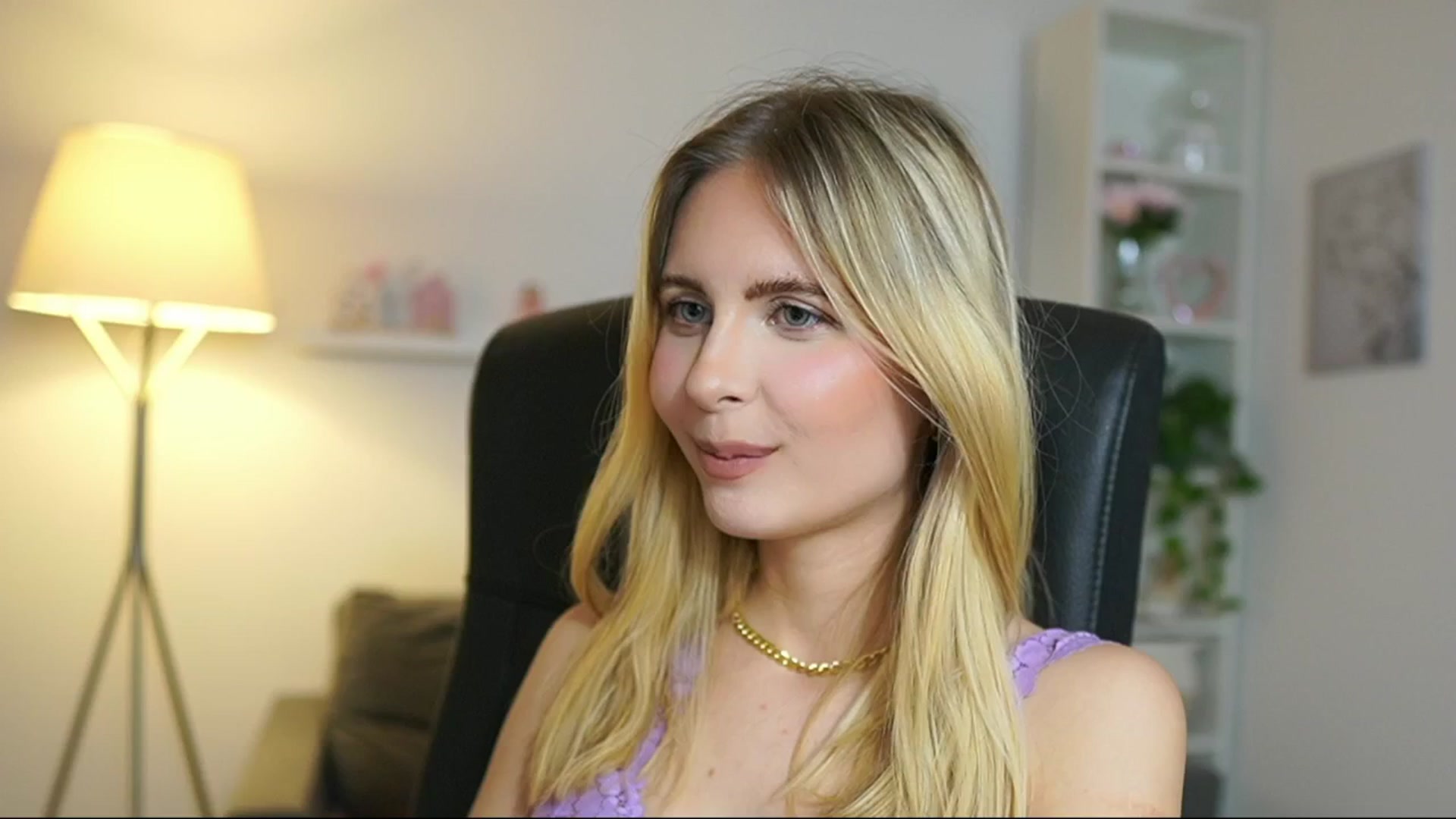 Gallery image thumbnail from Catecrago_'s myfreecams stream on, 05/27/2025, 14:44 image 7 of 20