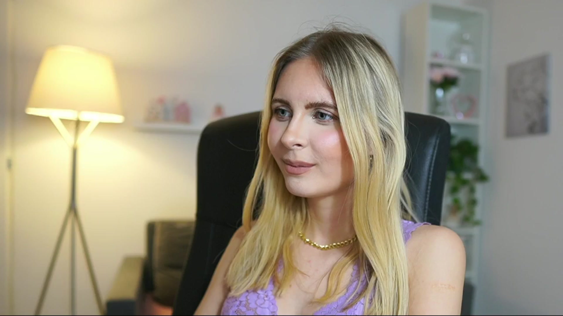 Gallery image thumbnail from Catecrago_'s myfreecams stream on, 05/27/2025, 17:04 image 17 of 20