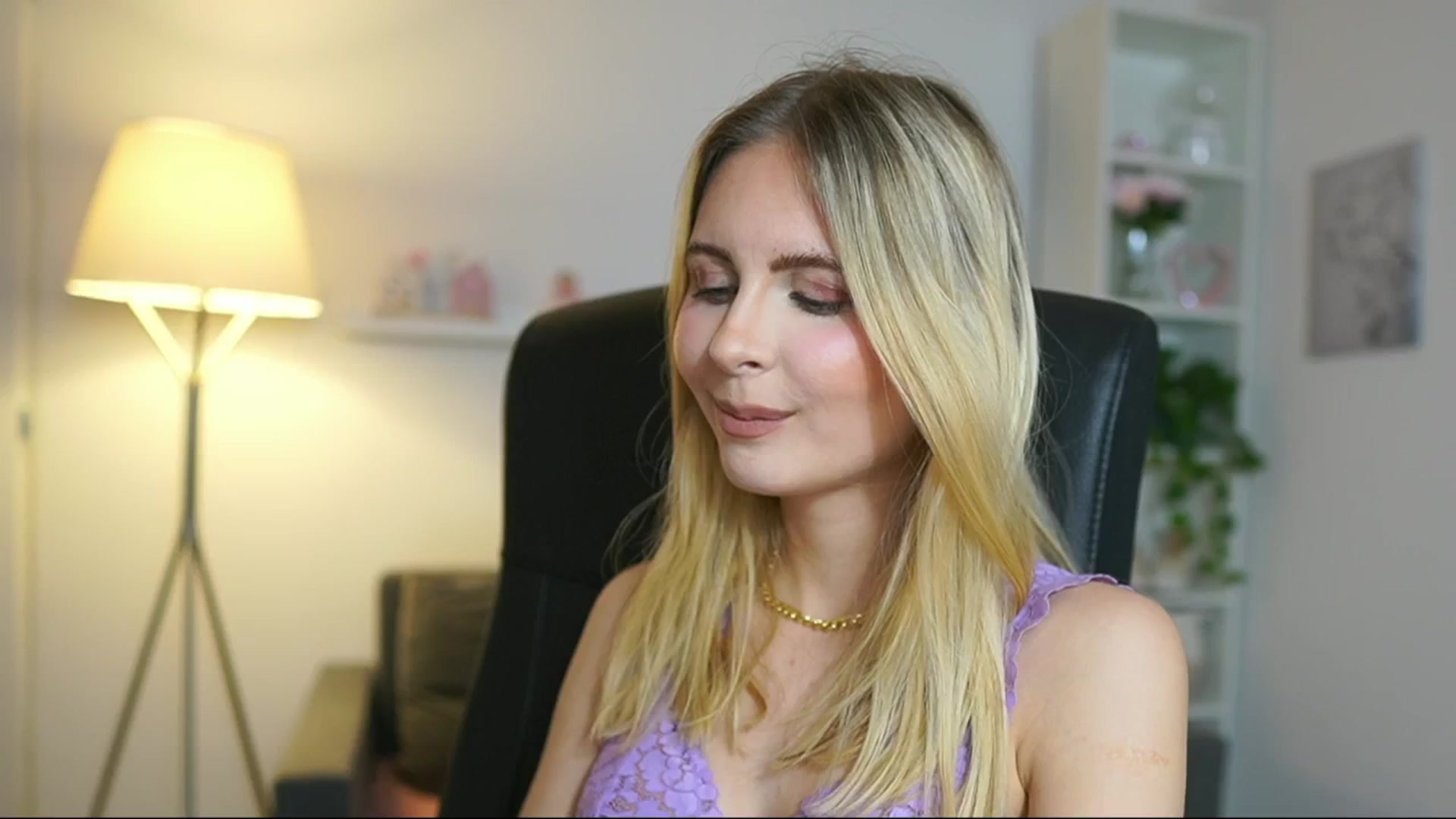 Gallery image thumbnail from Catecrago_'s myfreecams stream on, 05/27/2025, 17:04 image 4 of 20