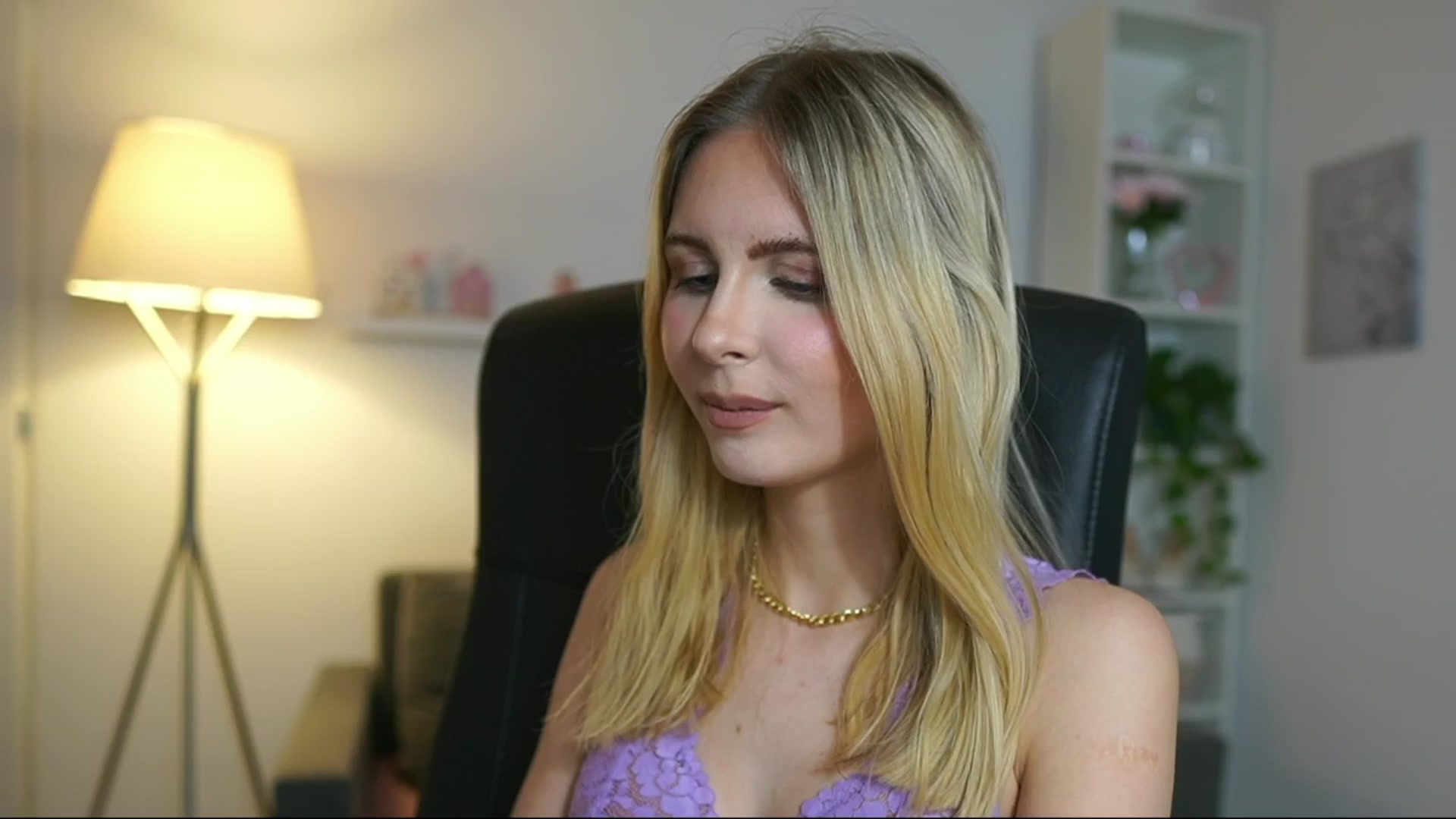Gallery image thumbnail from Catecrago_'s myfreecams stream on, 05/27/2025, 17:04 image 11 of 20