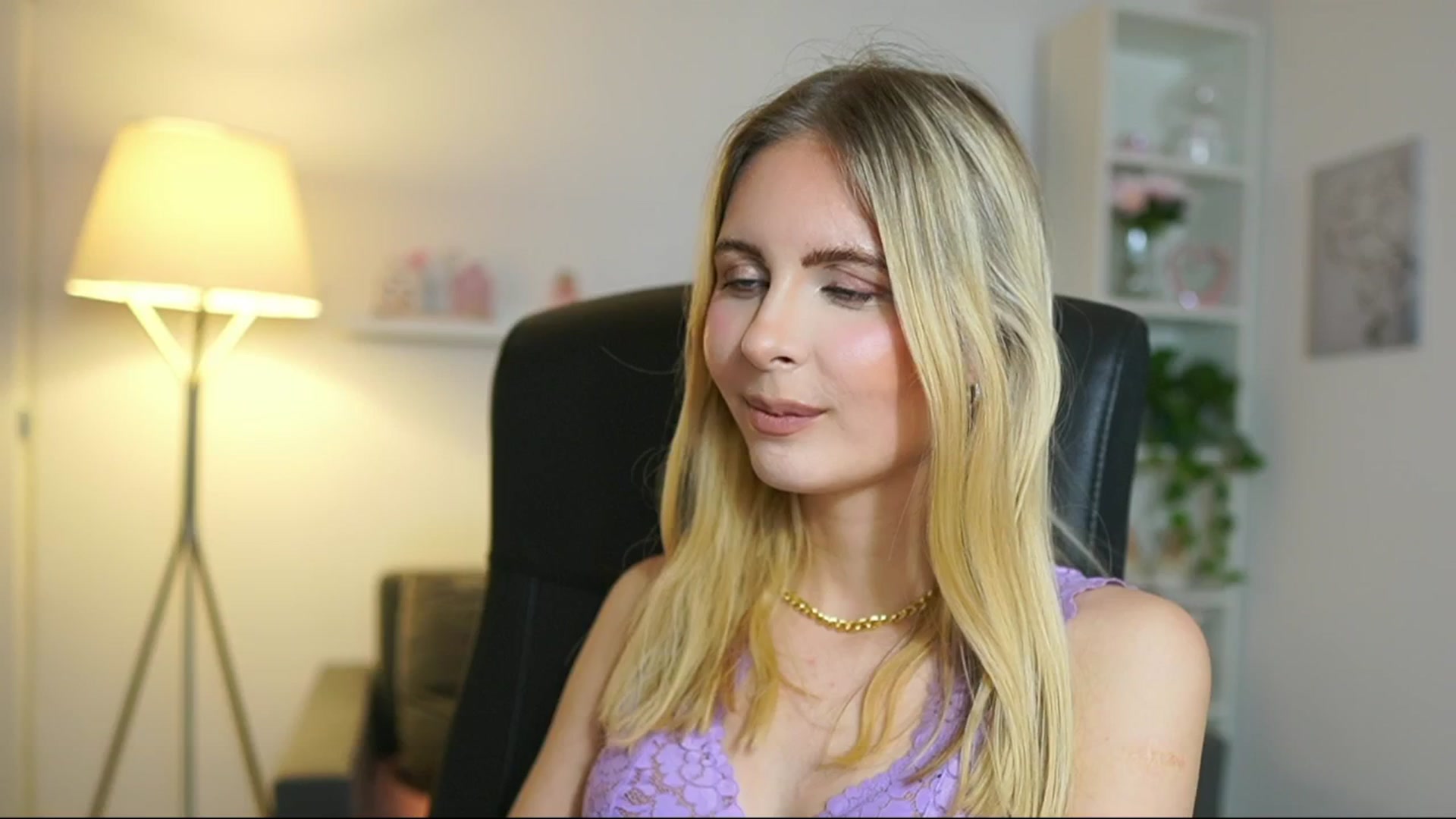 Gallery image thumbnail from Catecrago_'s myfreecams stream on, 05/27/2025, 17:04 image 16 of 20