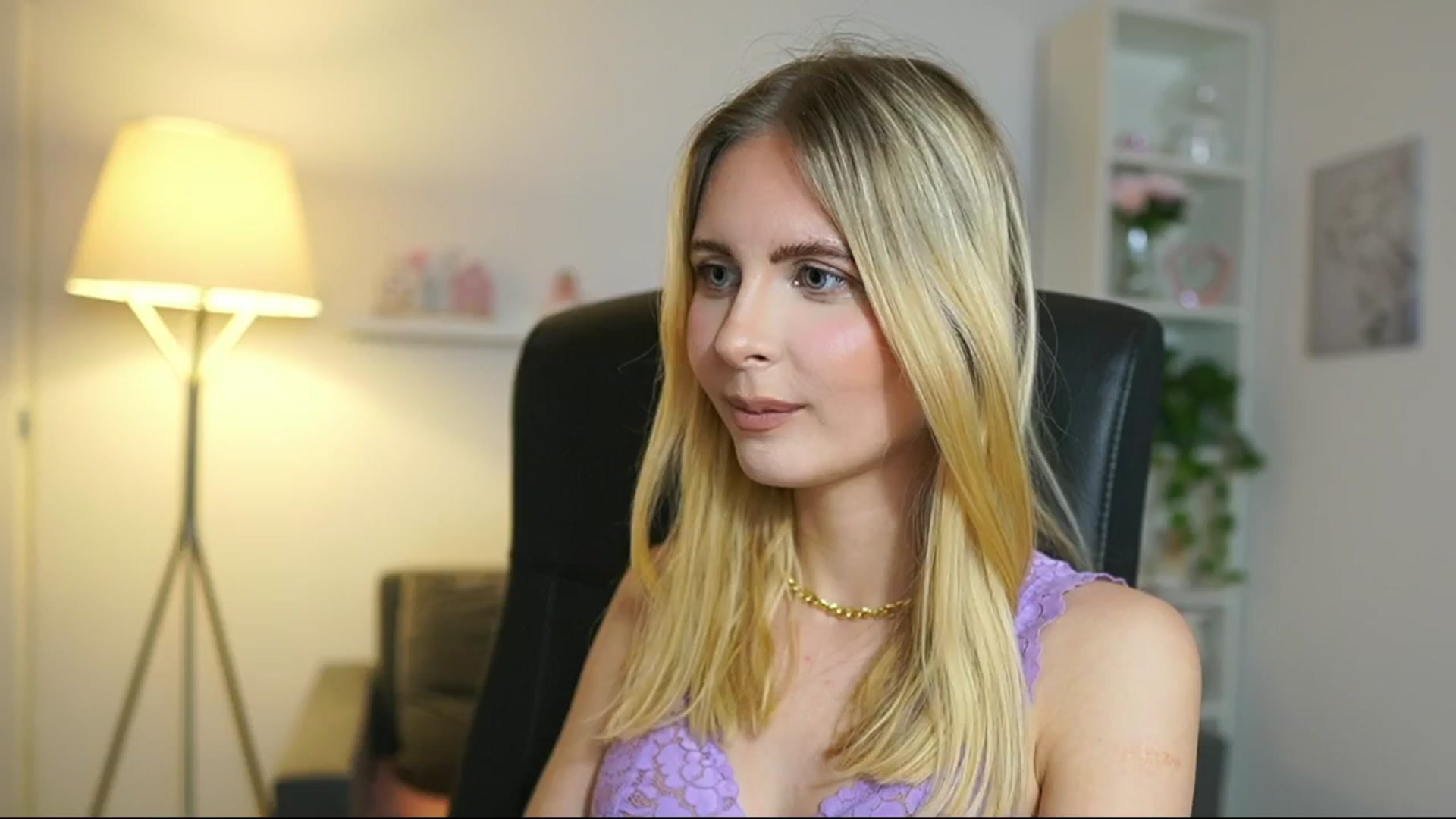 Gallery image thumbnail from Catecrago_'s myfreecams stream on, 05/27/2025, 17:04 image 13 of 20