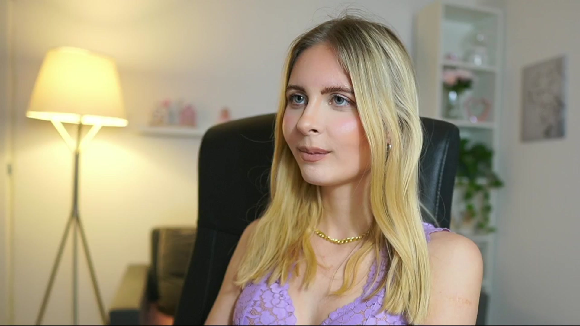 Gallery image thumbnail from Catecrago_'s myfreecams stream on, 05/27/2025, 17:04 image 15 of 20